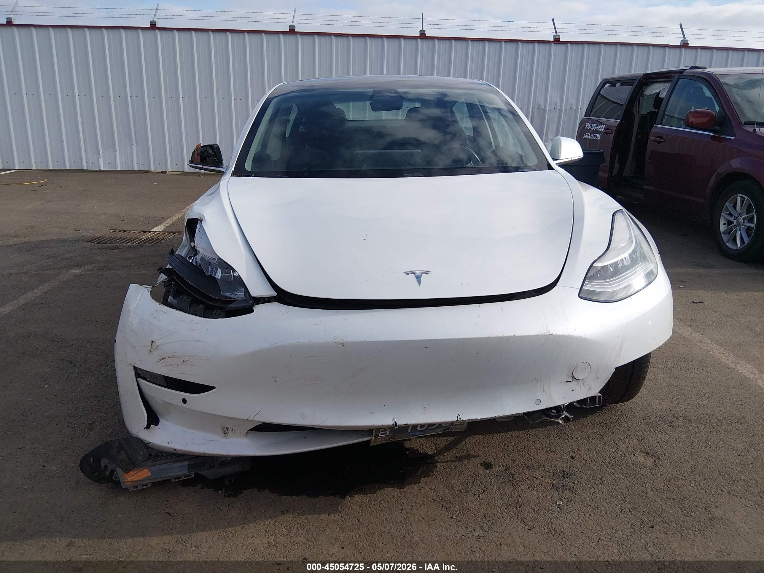 2019 Tesla Model 3 Long Range/performance White vin: 5YJ3E1EB7KF211750