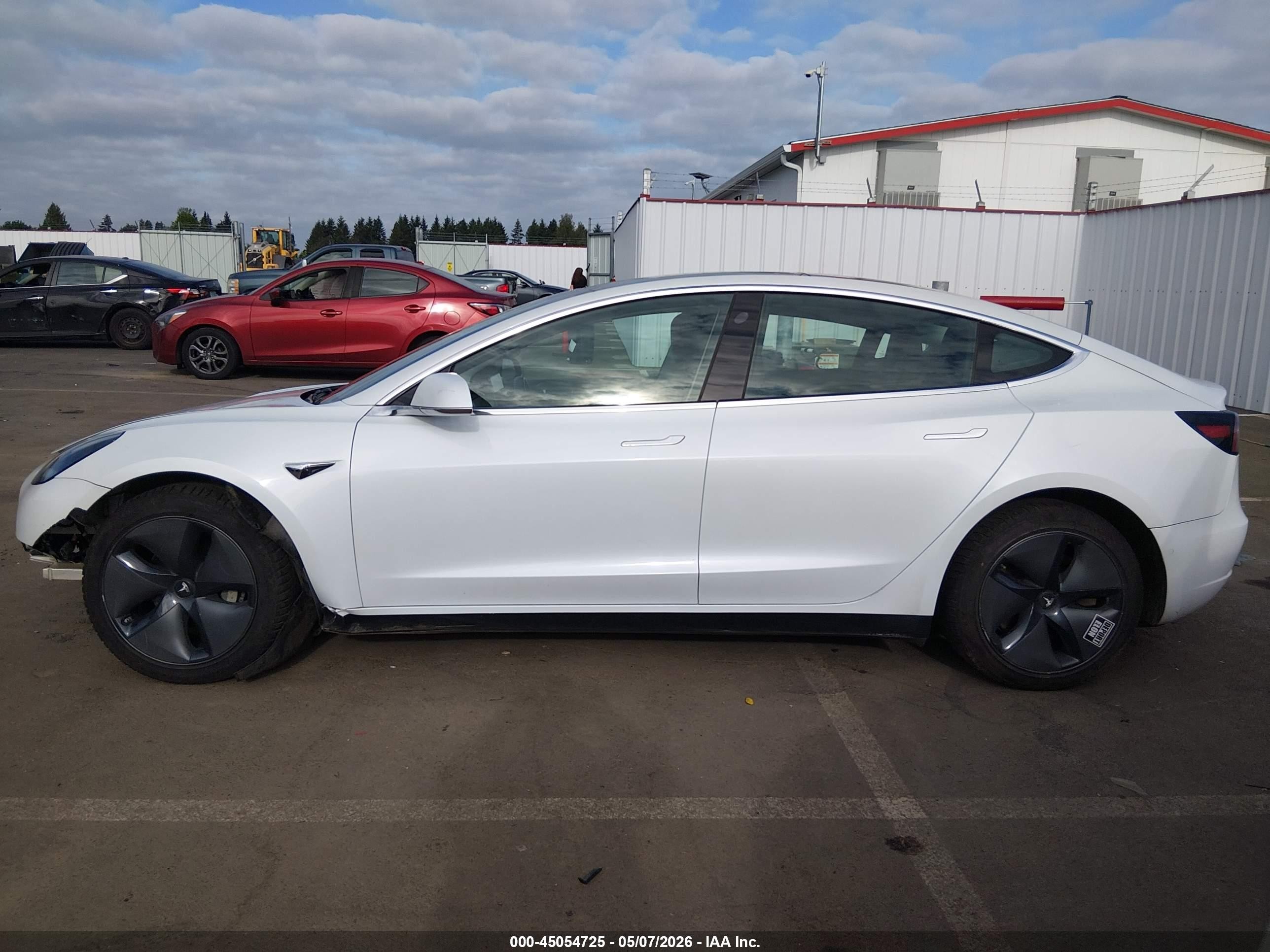 2019 Tesla Model 3 Long Range/performance White vin: 5YJ3E1EB7KF211750
