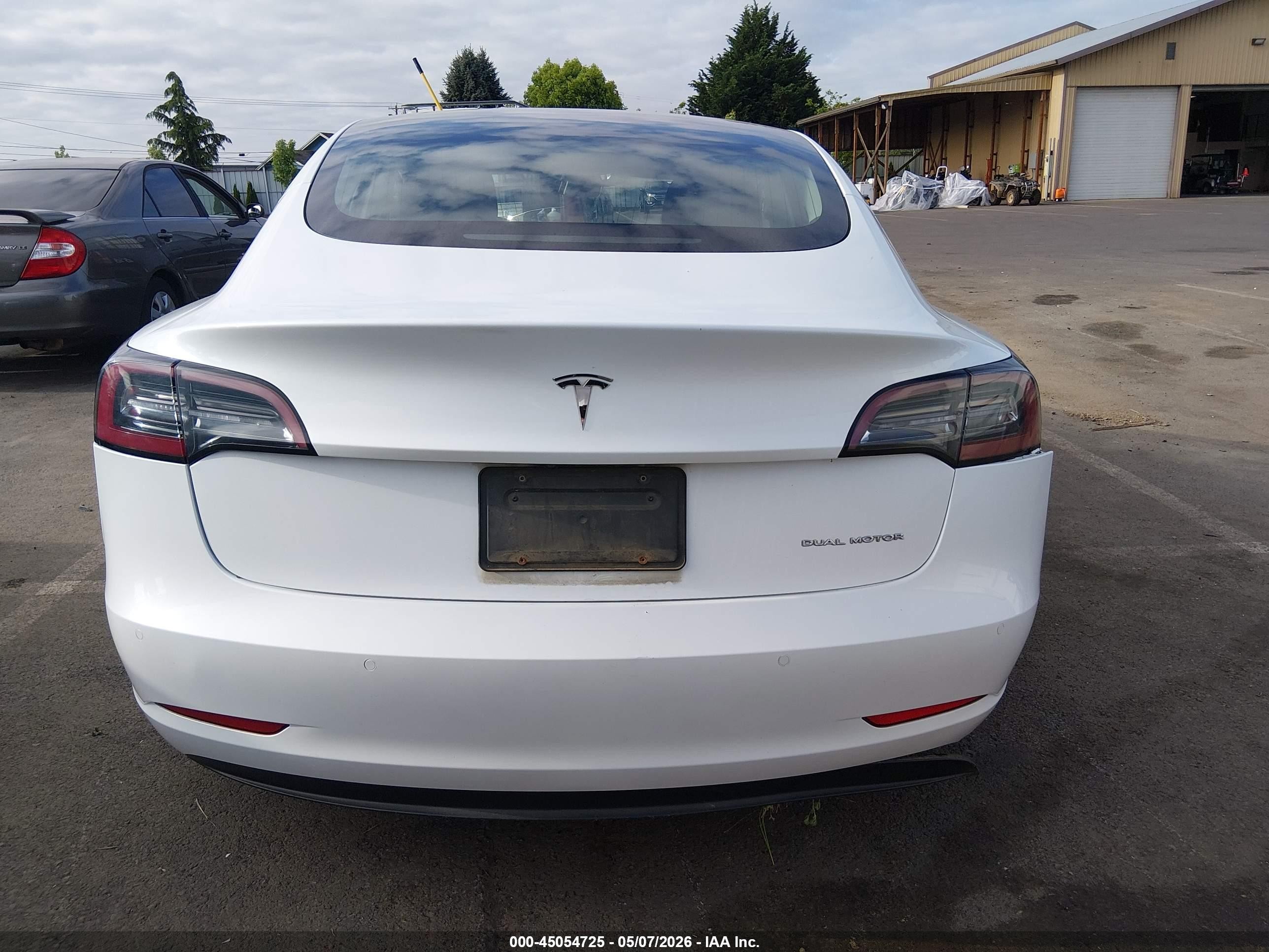 2019 Tesla Model 3 Long Range/performance White vin: 5YJ3E1EB7KF211750
