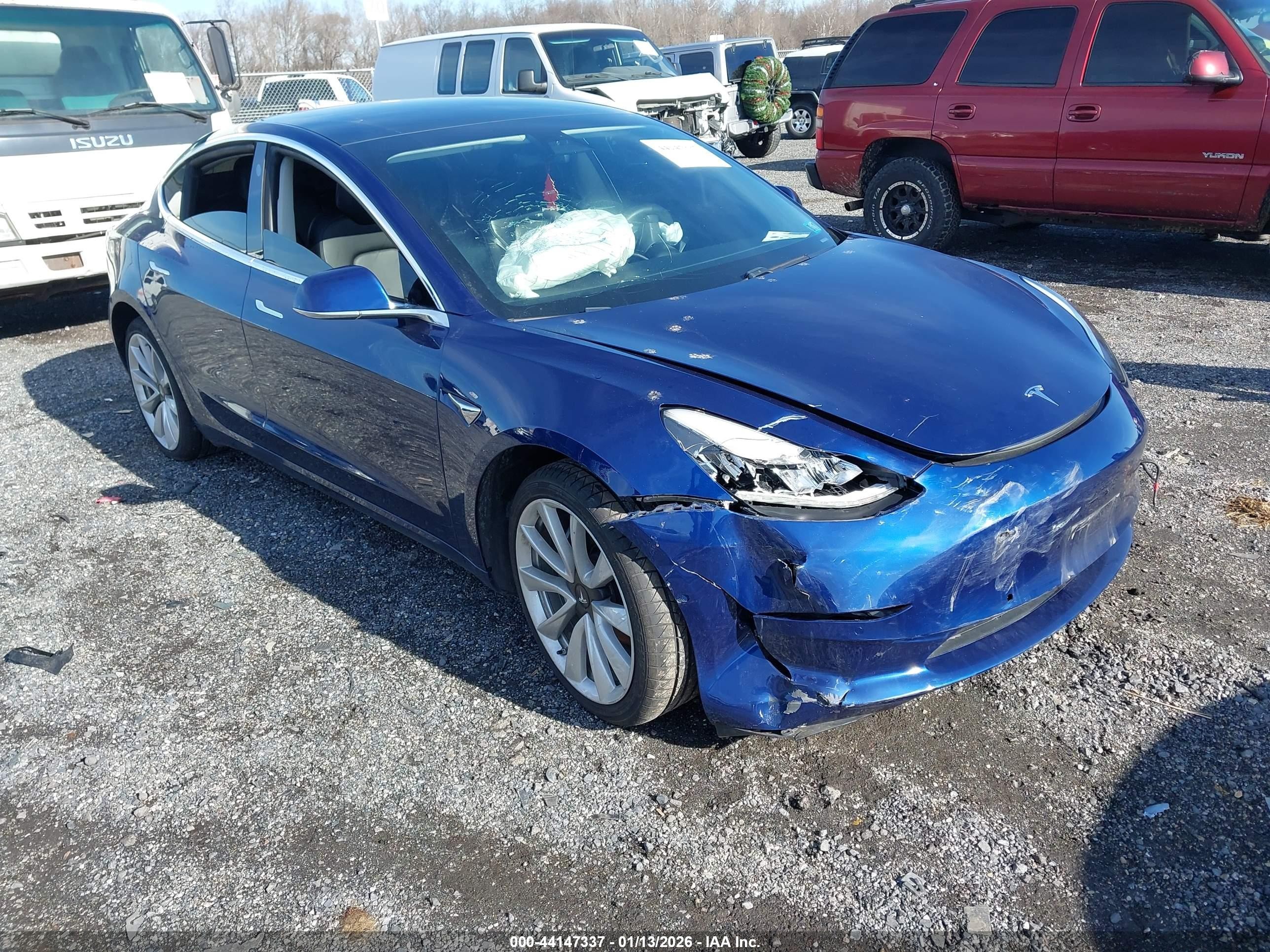 2019 Tesla Model 3 Long Range/performance Синий vin: 5YJ3E1EB7KF453941