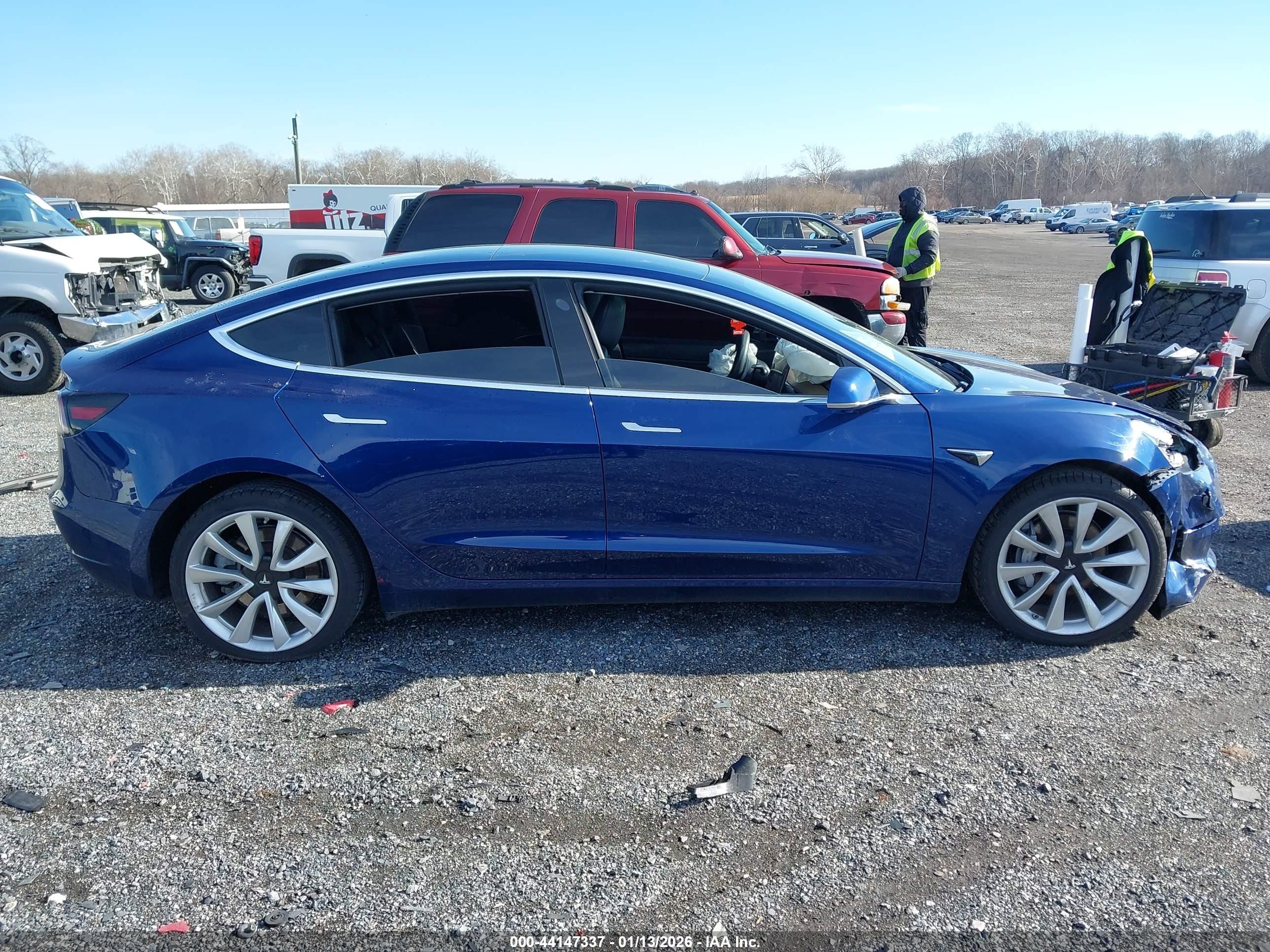 2019 Tesla Model 3 Long Range/performance Blue vin: 5YJ3E1EB7KF453941