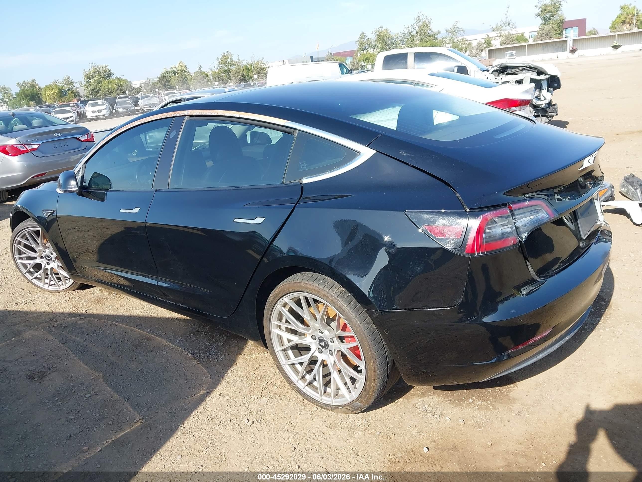 2018 Tesla Model 3 Long Range/performance Черный vin: 5YJ3E1EB9JF188132