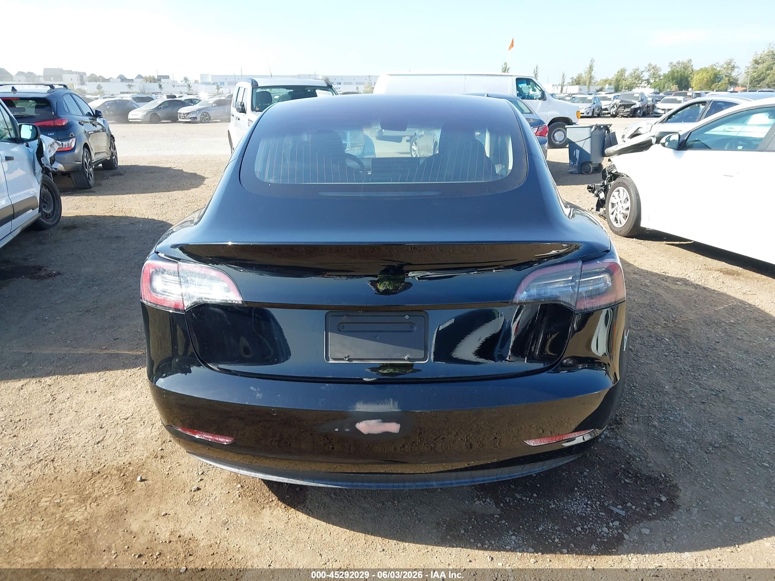 2018 Tesla Model 3 Long Range/performance Черный vin: 5YJ3E1EB9JF188132