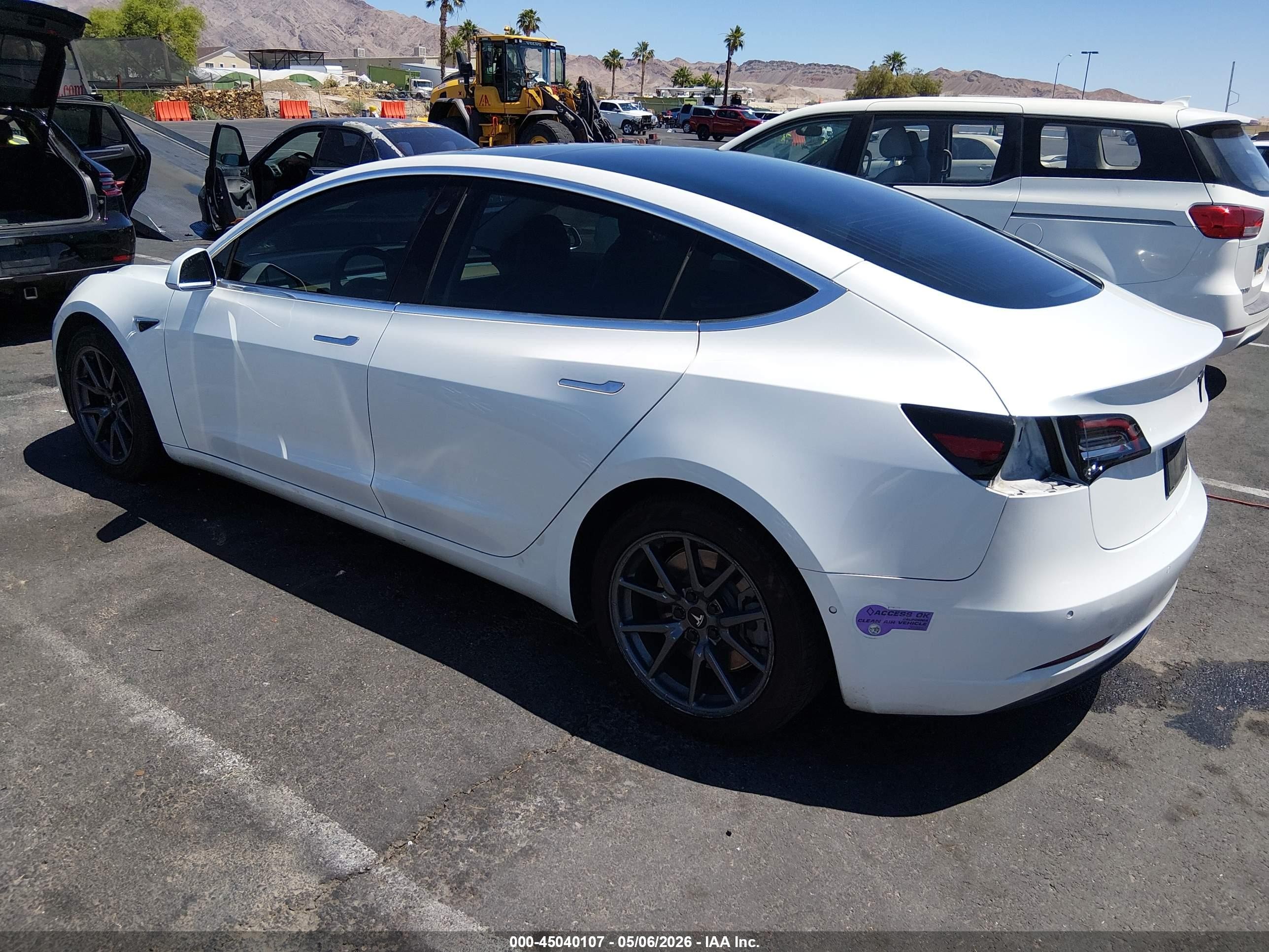 2019 Tesla Model 3 Long Range/performance Белый vin: 5YJ3E1EB9KF191601