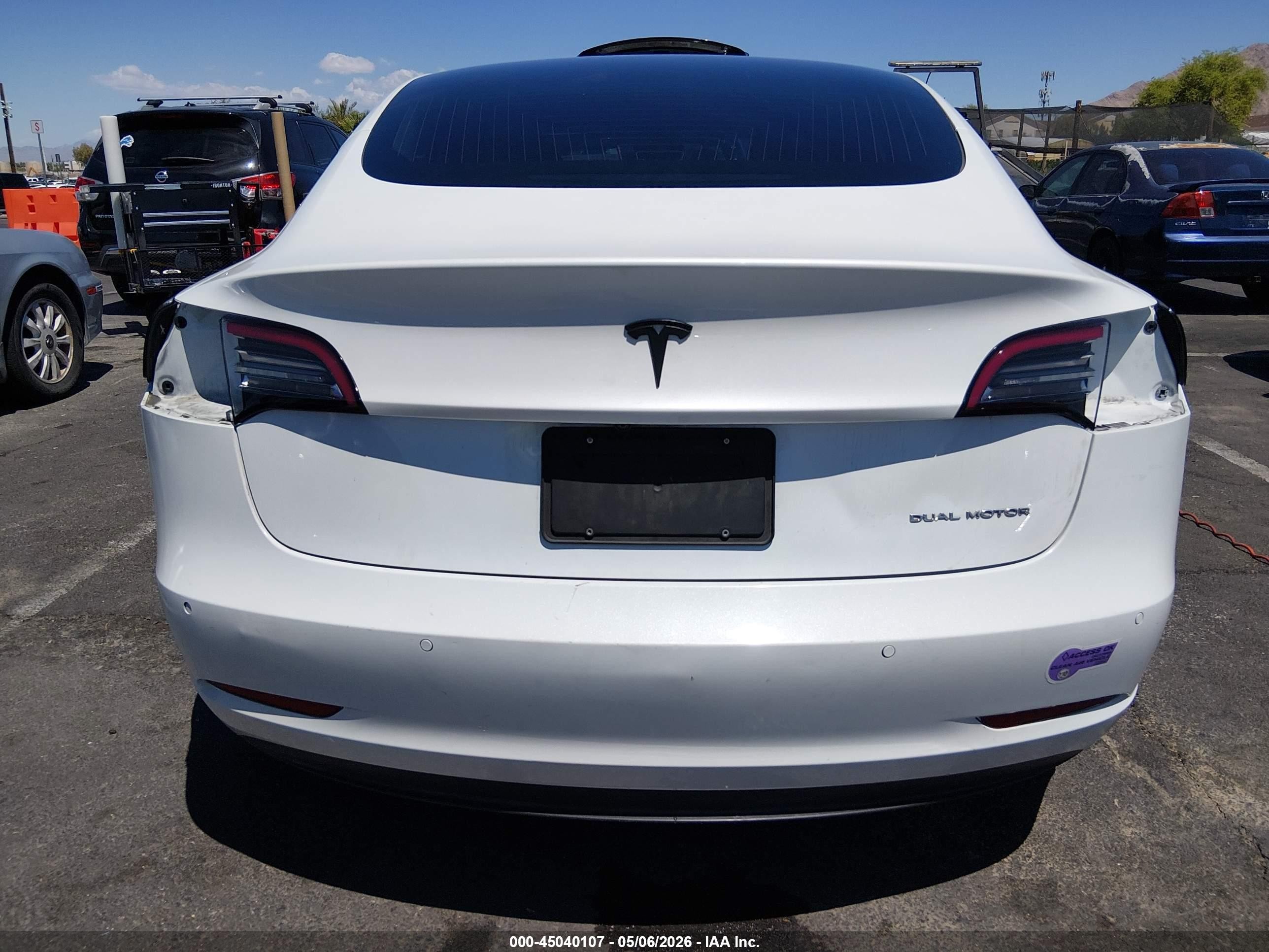 2019 Tesla Model 3 Long Range/performance Белый vin: 5YJ3E1EB9KF191601