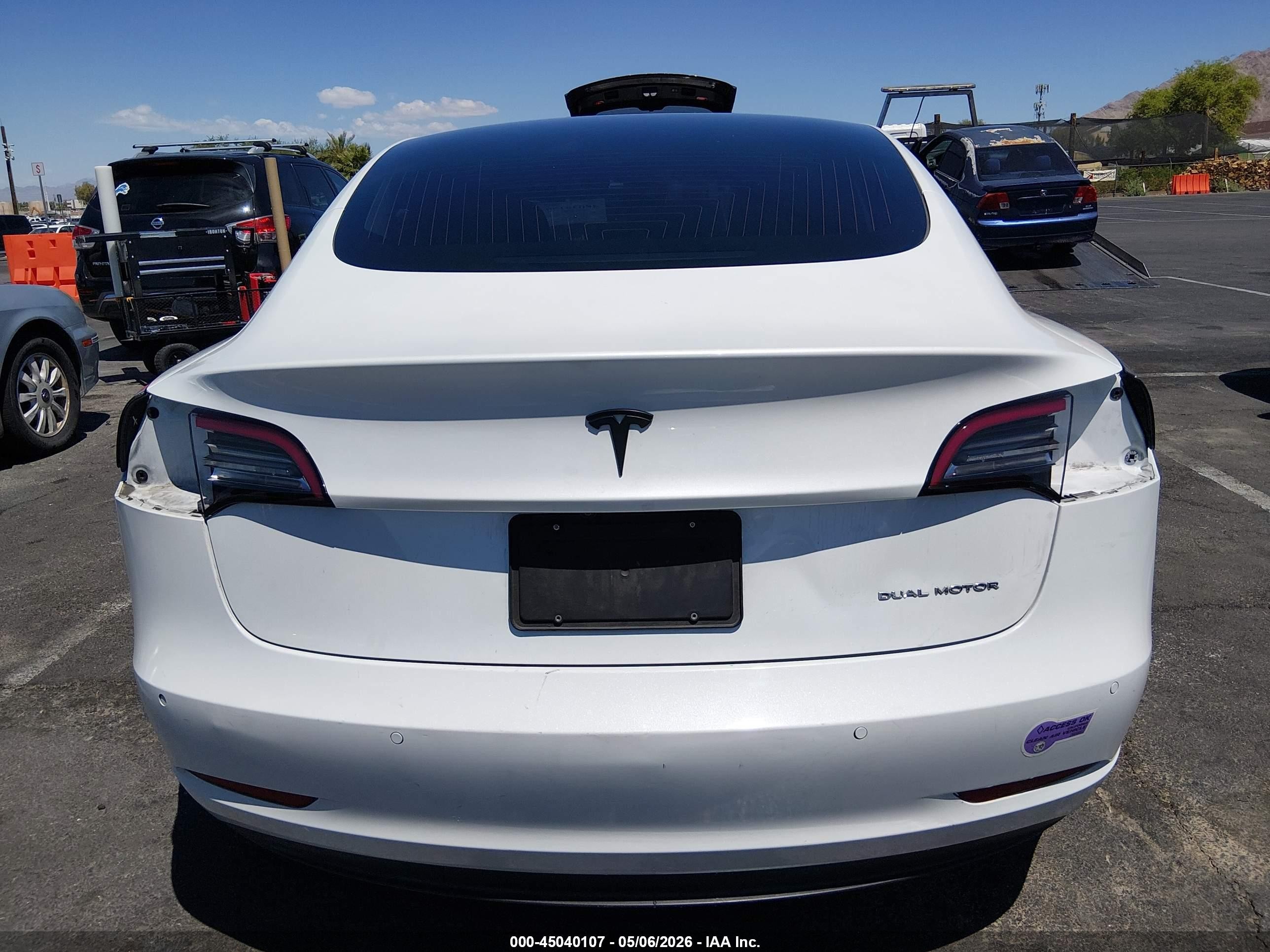 2019 Tesla Model 3 Long Range/performance Белый vin: 5YJ3E1EB9KF191601
