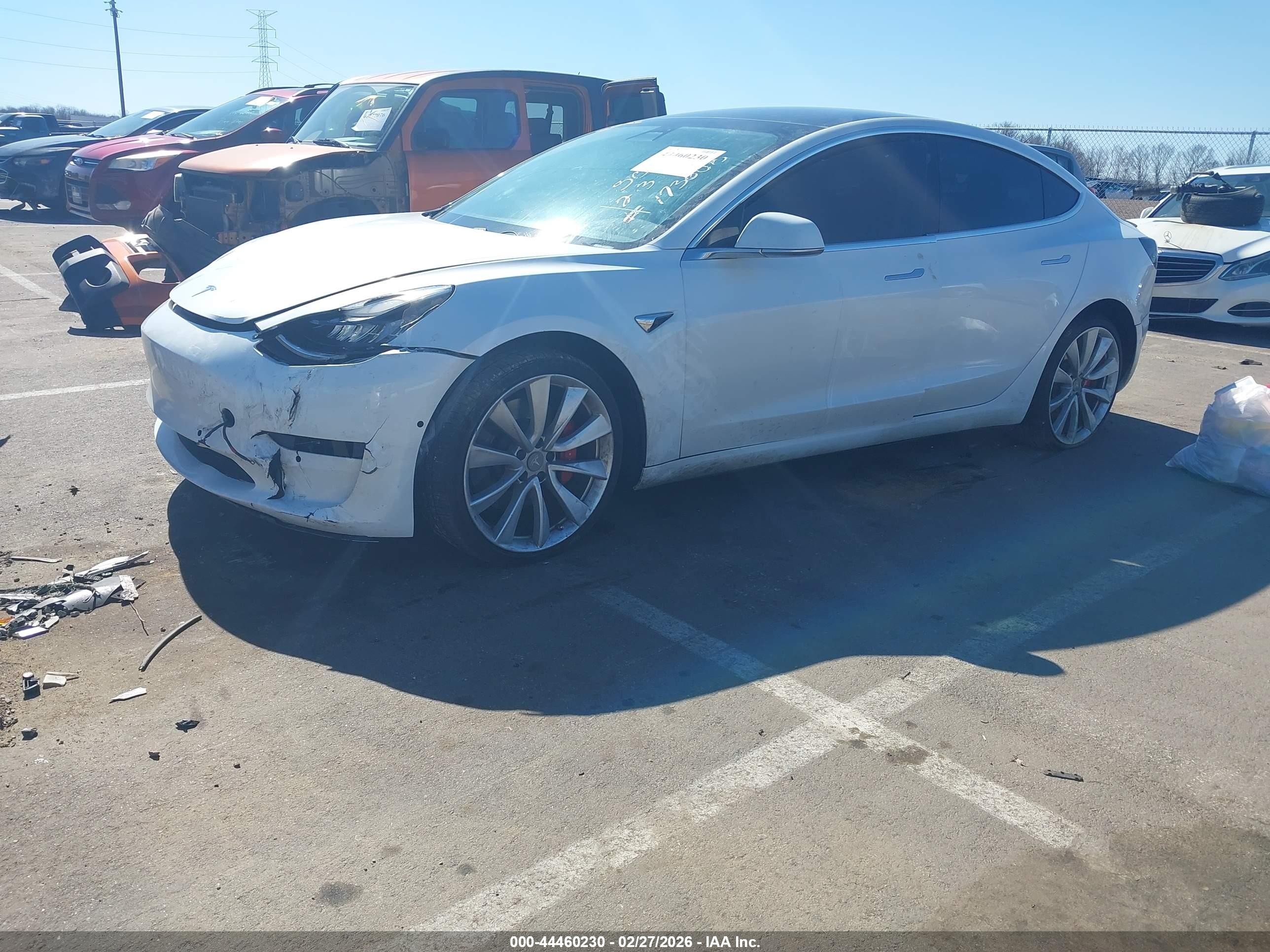 2019 Tesla Model 3 Long Range/performance White vin: 5YJ3E1EB9KF419922