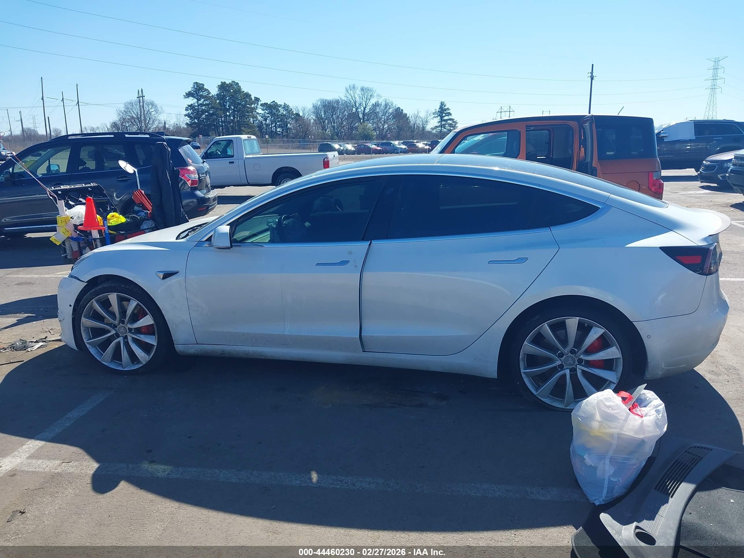 2019 Tesla Model 3 Long Range/performance White vin: 5YJ3E1EB9KF419922
