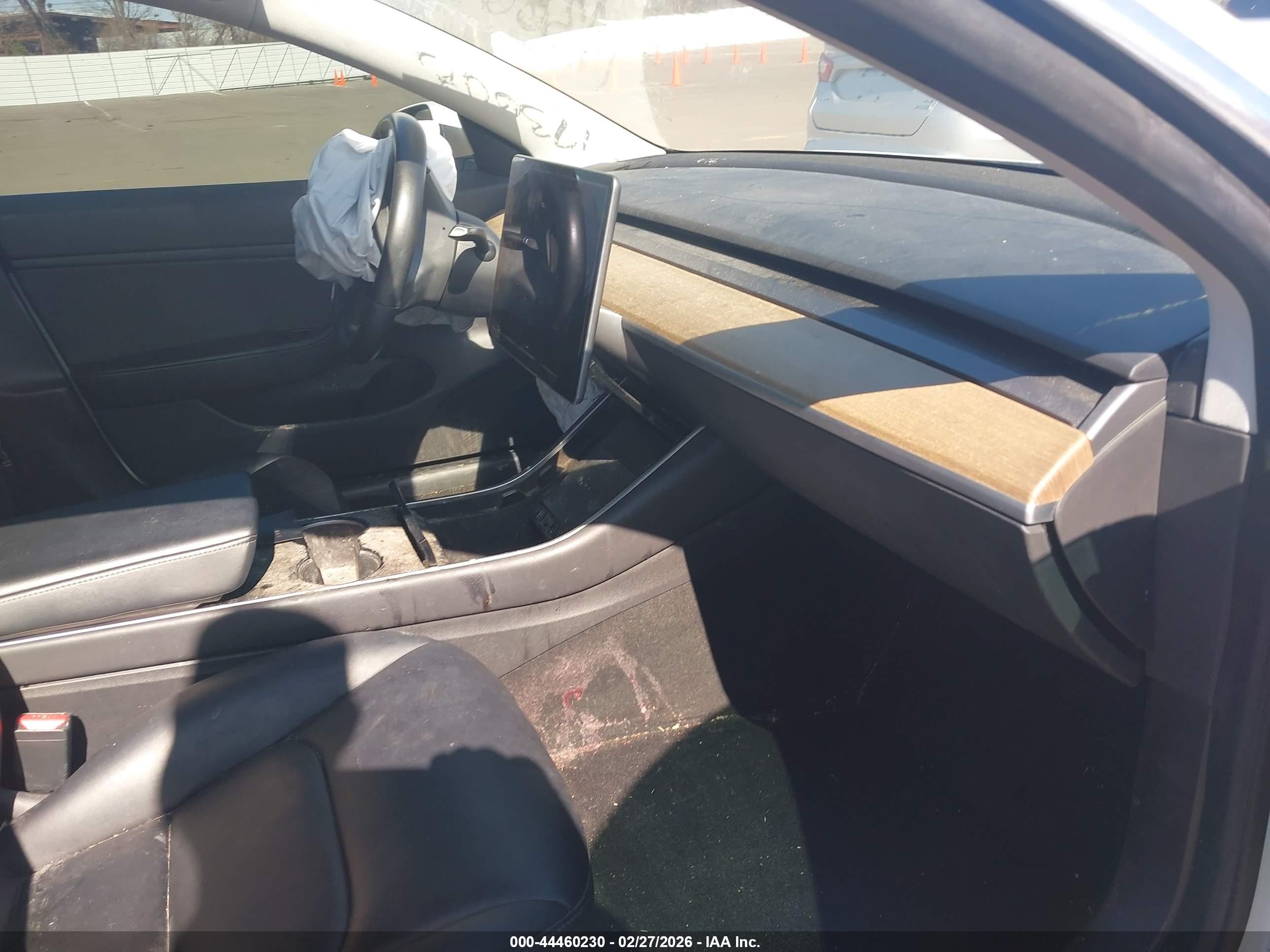 2019 Tesla Model 3 Long Range/performance White vin: 5YJ3E1EB9KF419922
