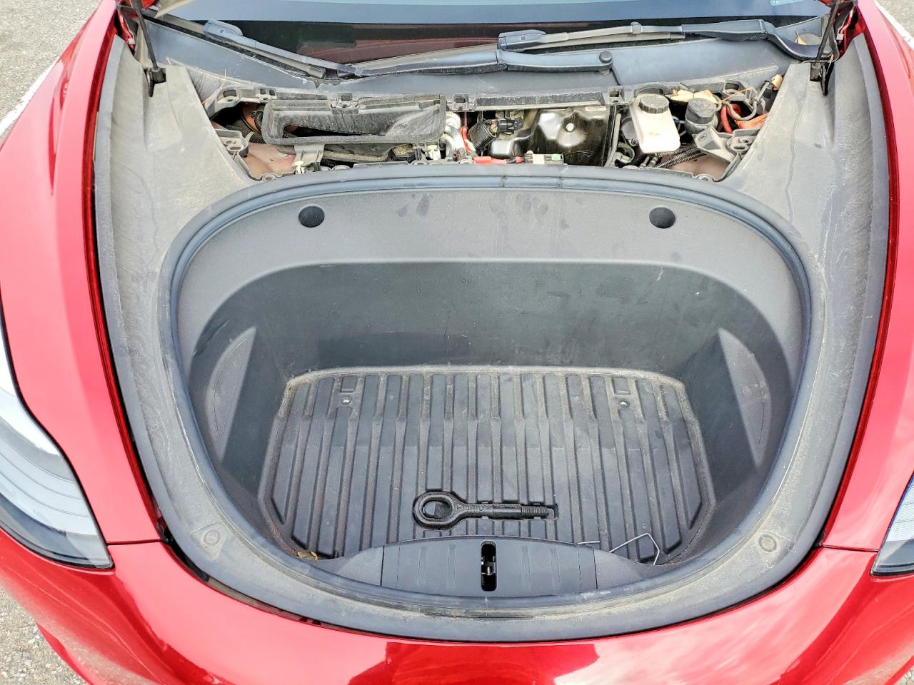 2022 Tesla Model 3 Red vin: 5YJ3E1EB9NF165598