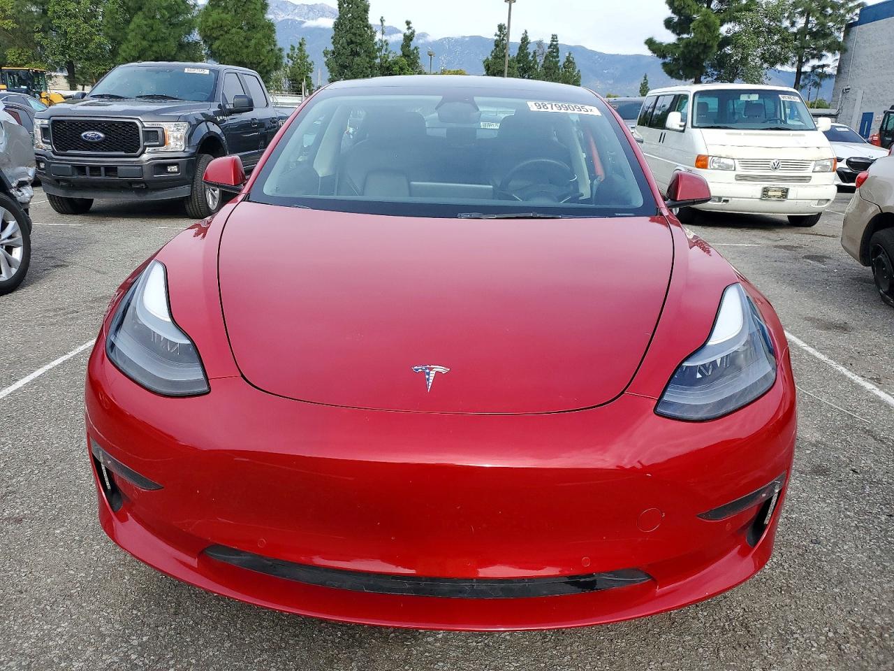 2022 Tesla Model 3 Red vin: 5YJ3E1EB9NF165598