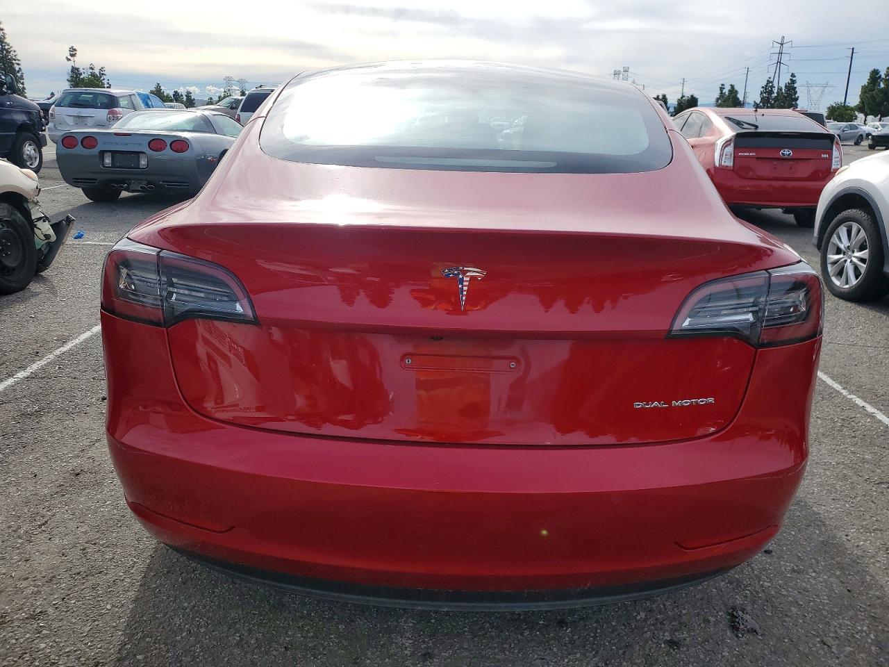 2022 Tesla Model 3 Red vin: 5YJ3E1EB9NF165598