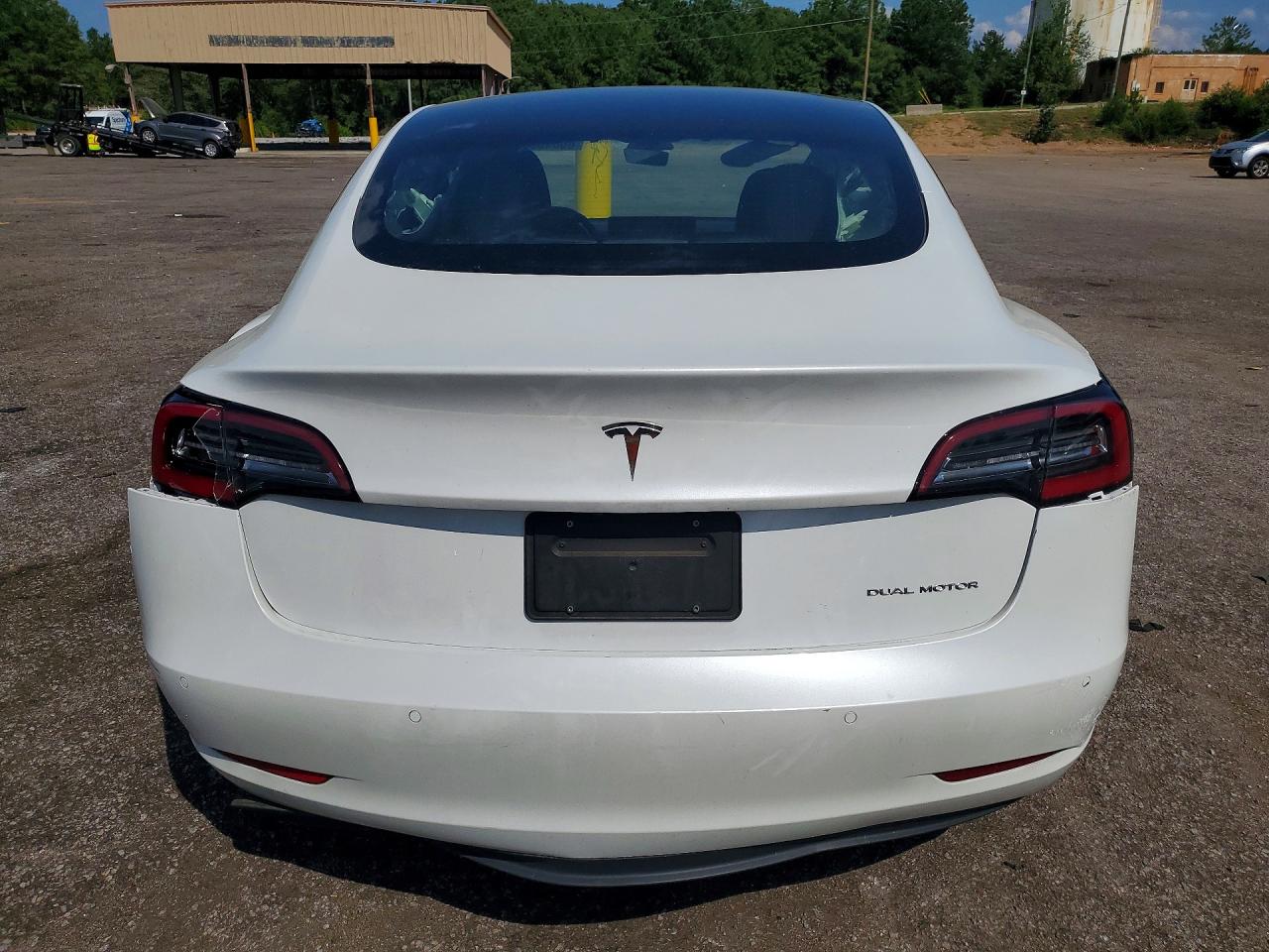 2022 Tesla Model 3 White vin: 5YJ3E1EB9NF335636