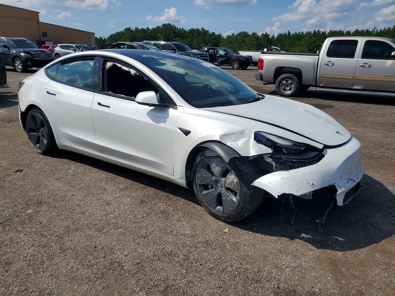 2022 Tesla Model 3 White vin: 5YJ3E1EB9NF335636