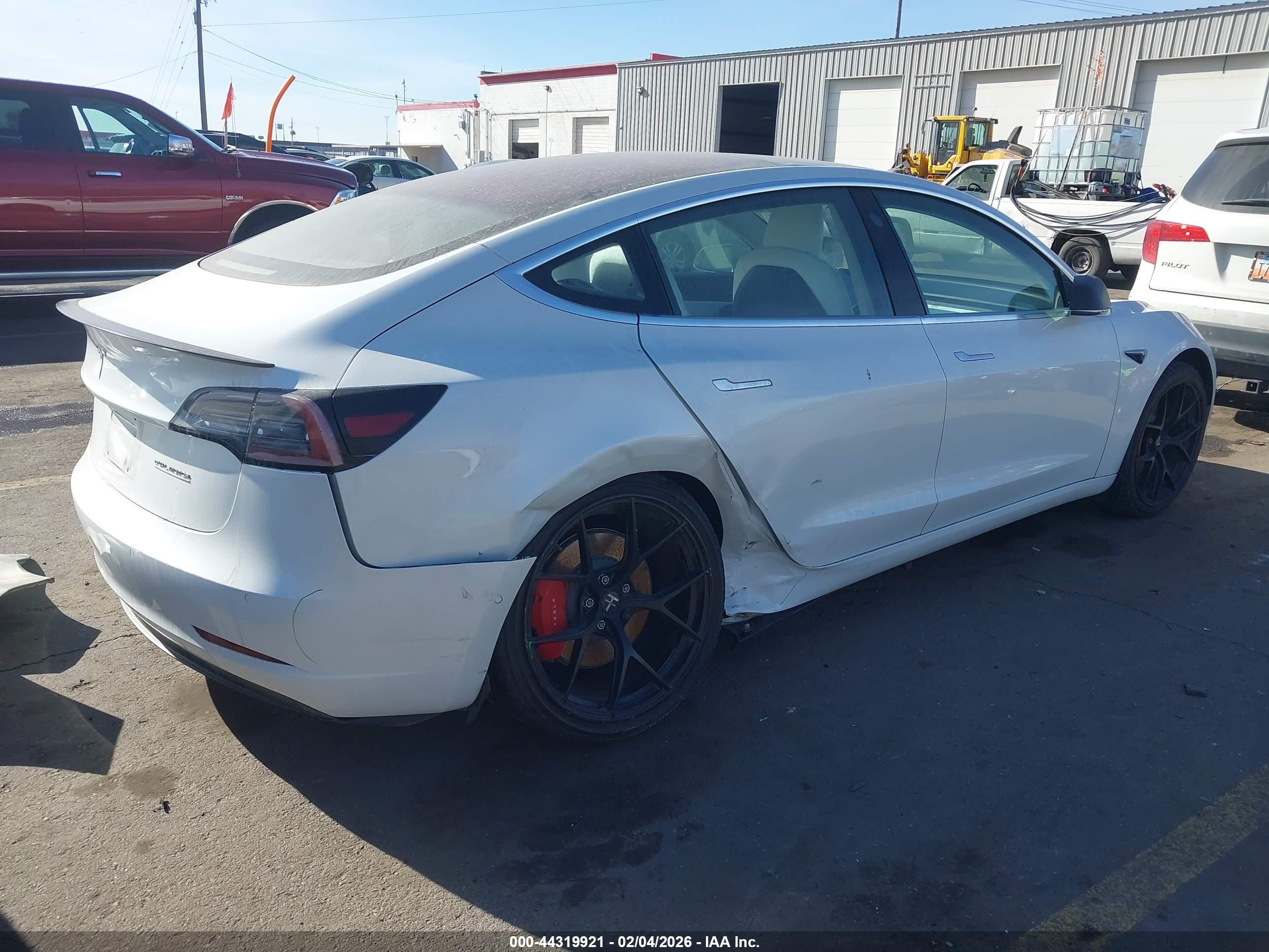 2018 Tesla Model 3 Long Range/performance Белый vin: 5YJ3E1EBXJF081607