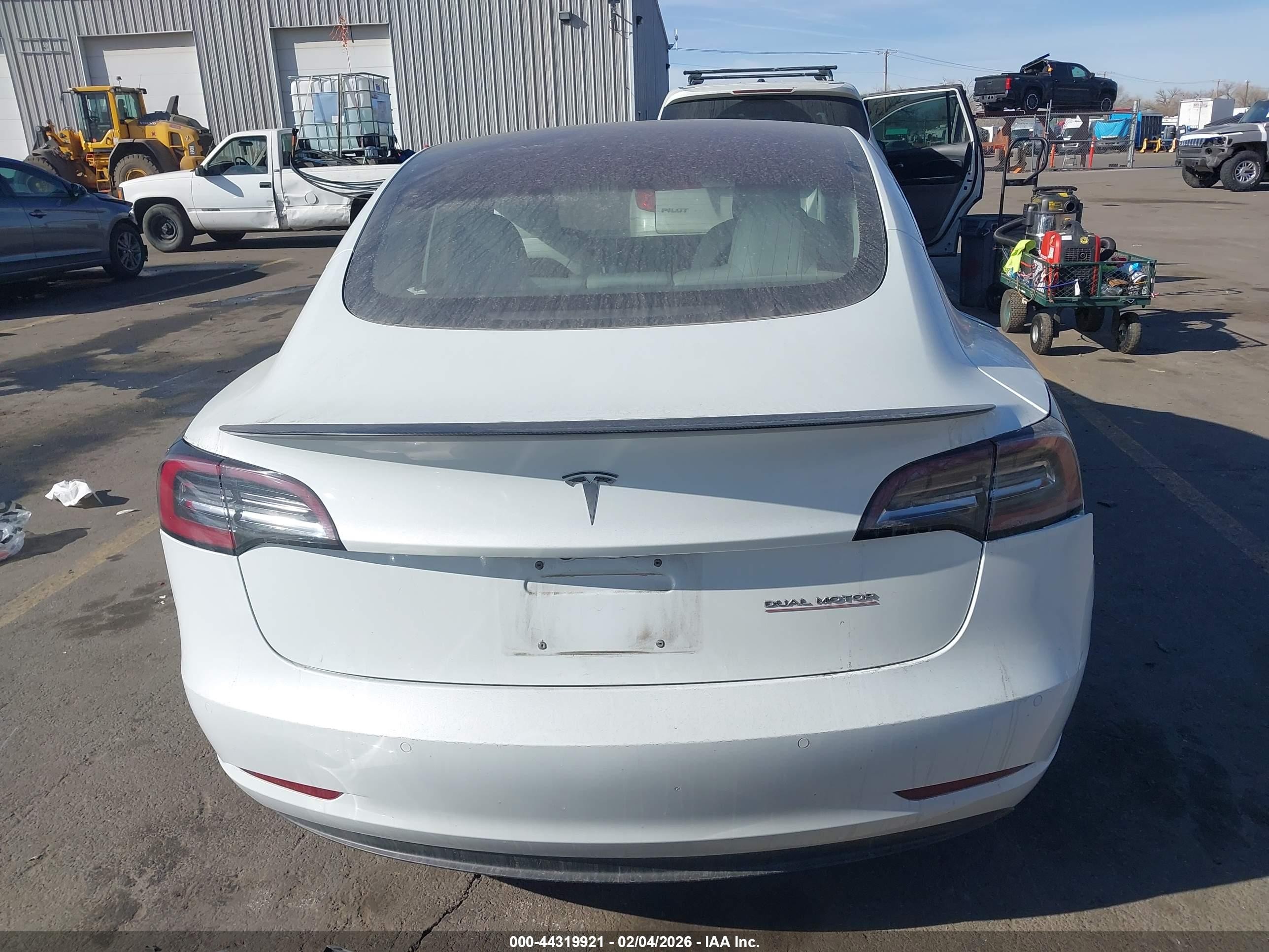 2018 Tesla Model 3 Long Range/performance Белый vin: 5YJ3E1EBXJF081607