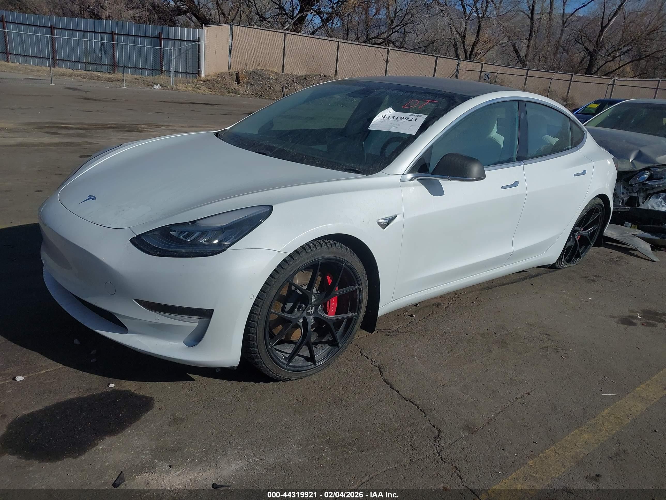 2018 Tesla Model 3 Long Range/performance Белый vin: 5YJ3E1EBXJF081607
