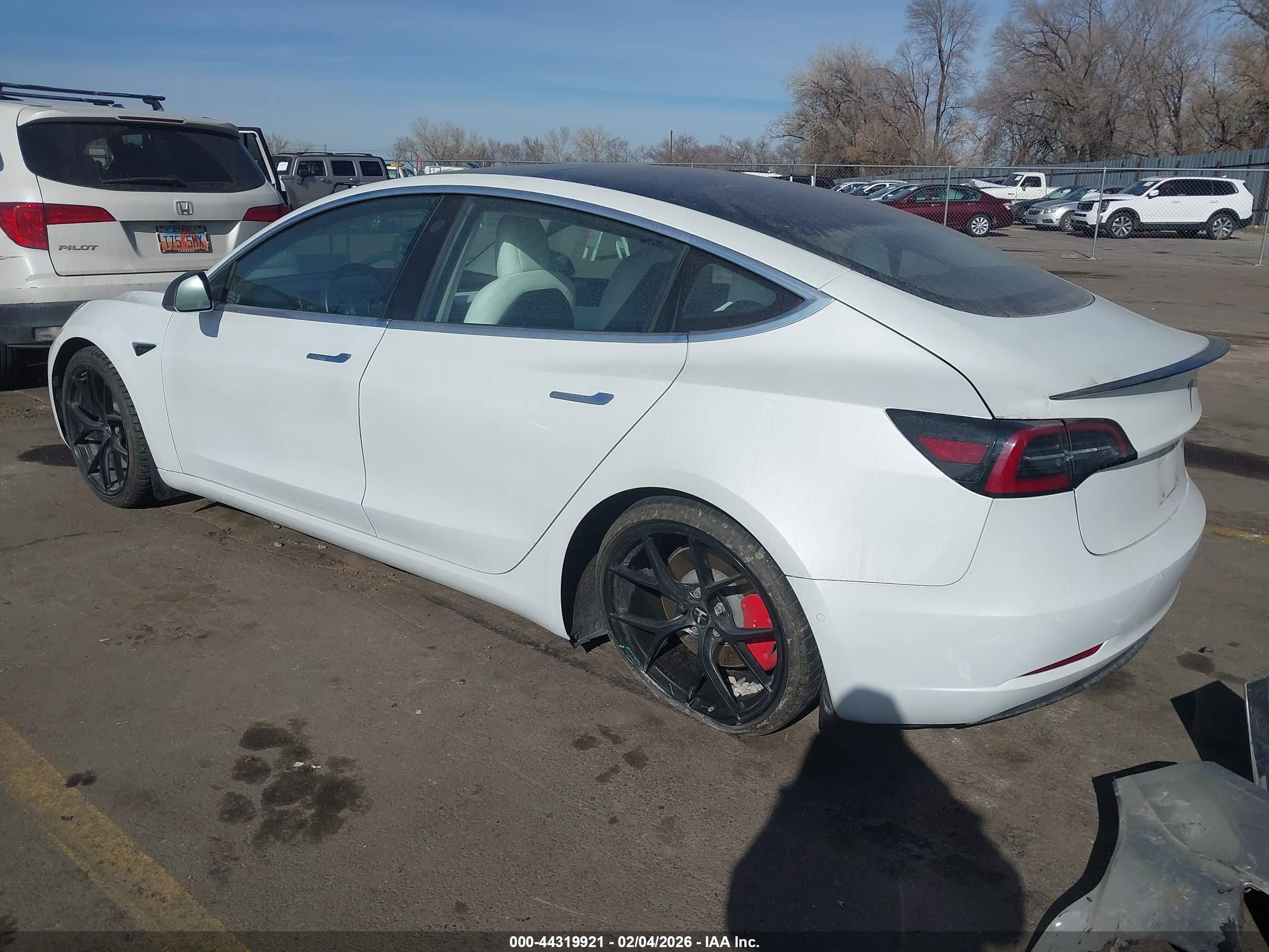 2018 Tesla Model 3 Long Range/performance Белый vin: 5YJ3E1EBXJF081607