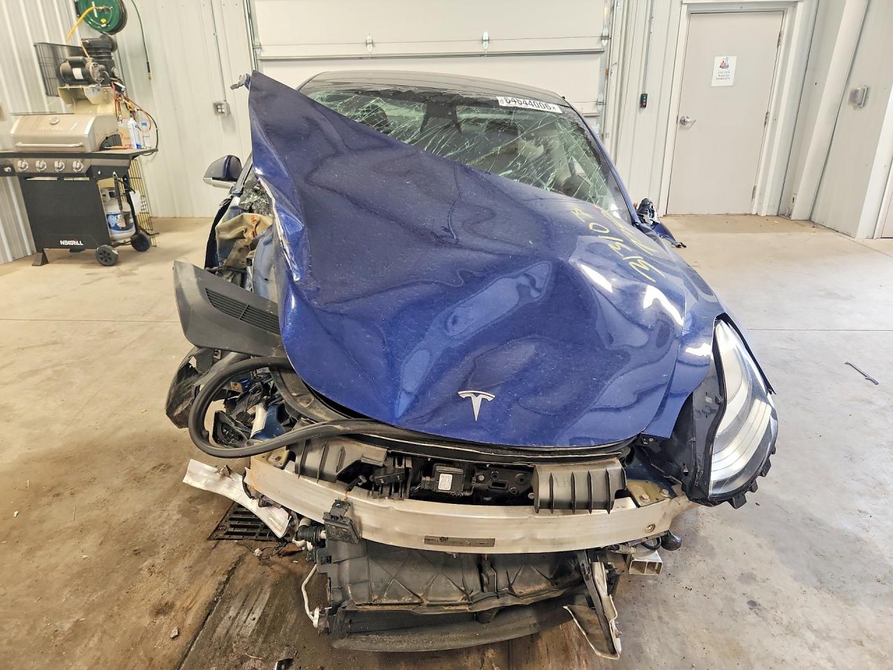 2019 Tesla Model 3 Blue vin: 5YJ3E1EBXKF210995