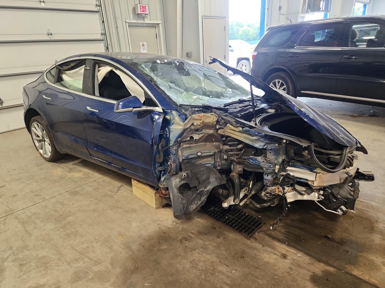 2019 Tesla Model 3 Blue vin: 5YJ3E1EBXKF210995