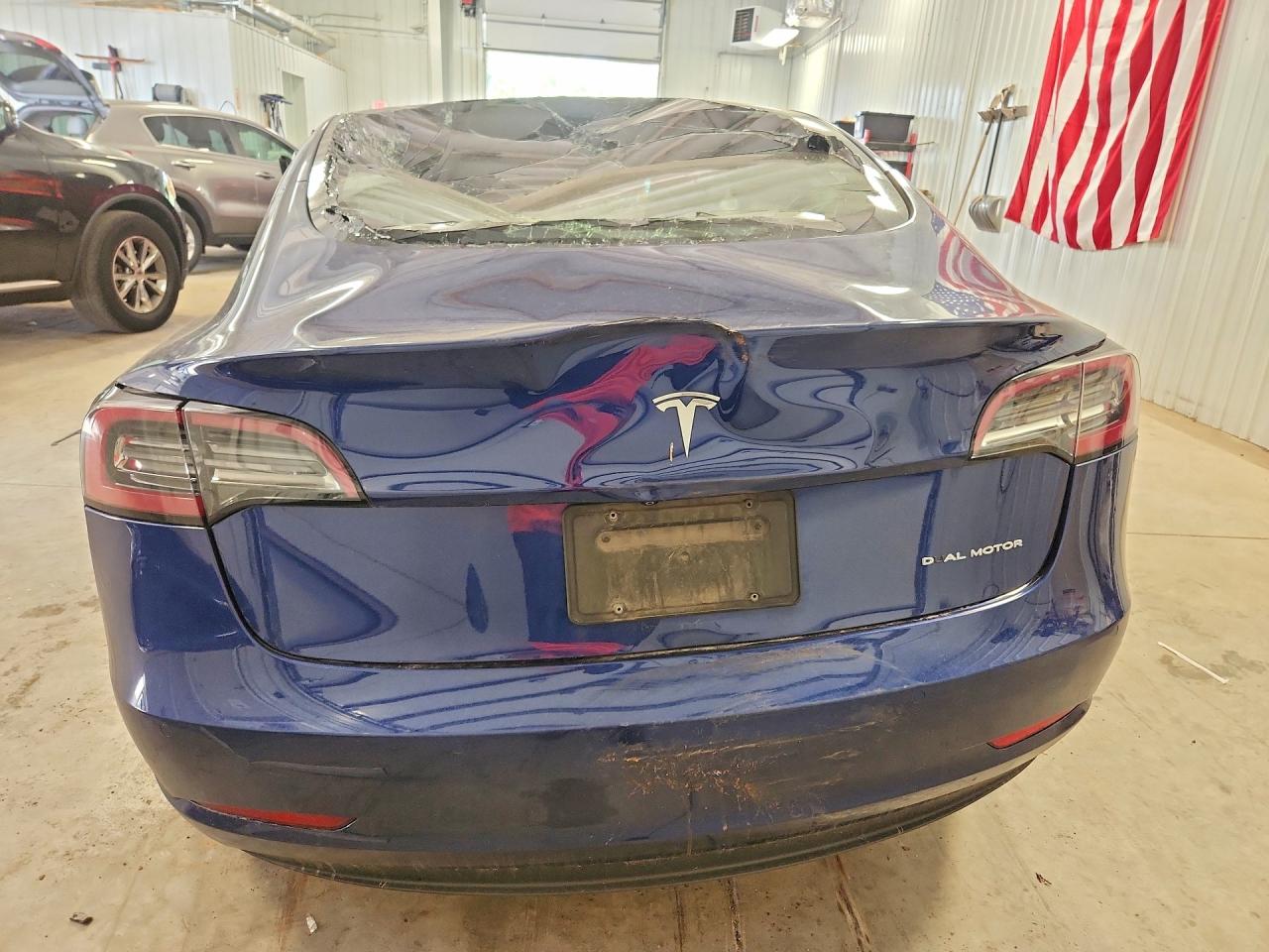 2019 Tesla Model 3 Blue vin: 5YJ3E1EBXKF210995