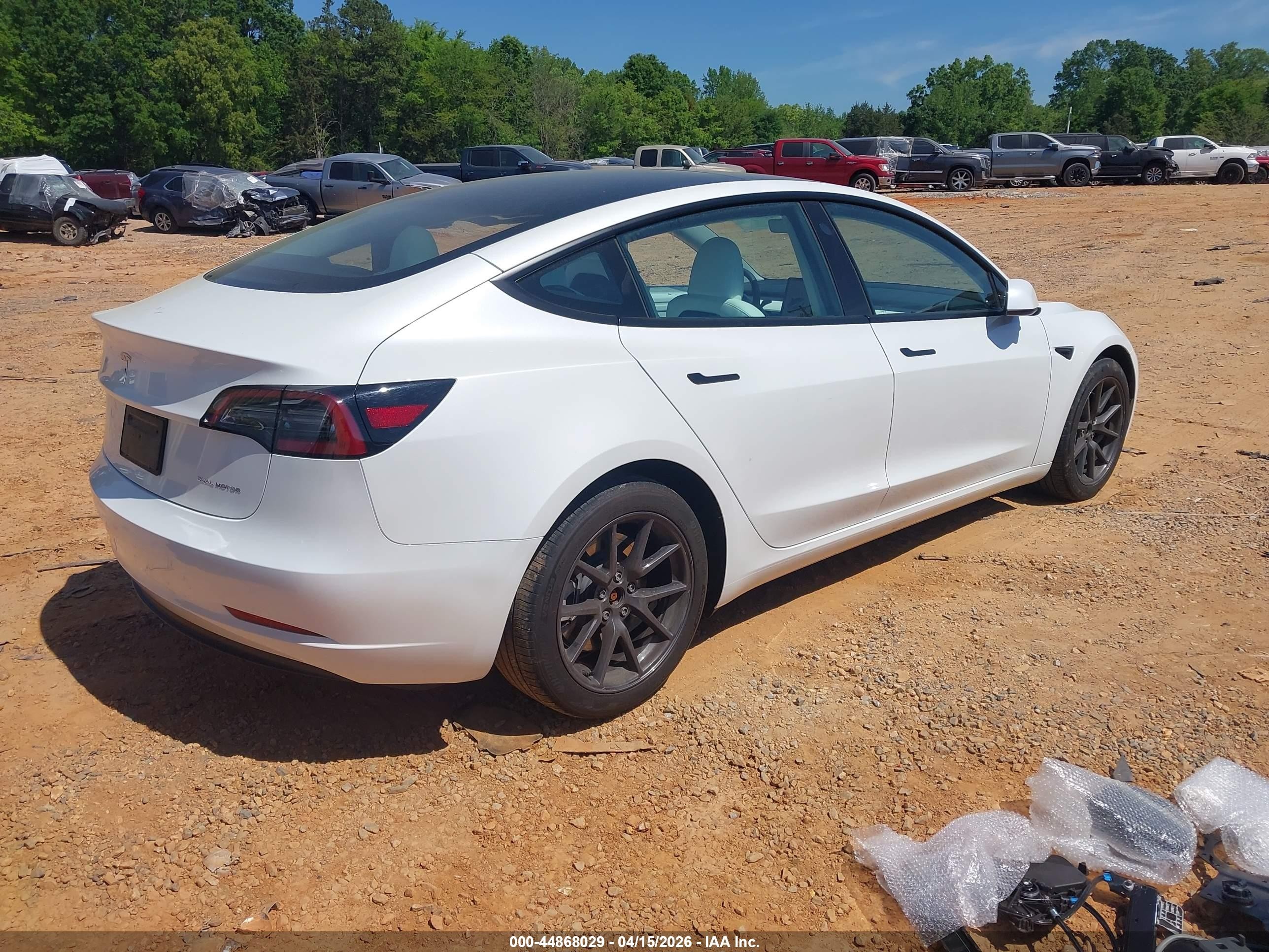 2023 Tesla Model 3 Long Range Dual Motor All-wheel Drive White vin: 5YJ3E1EBXPF704667