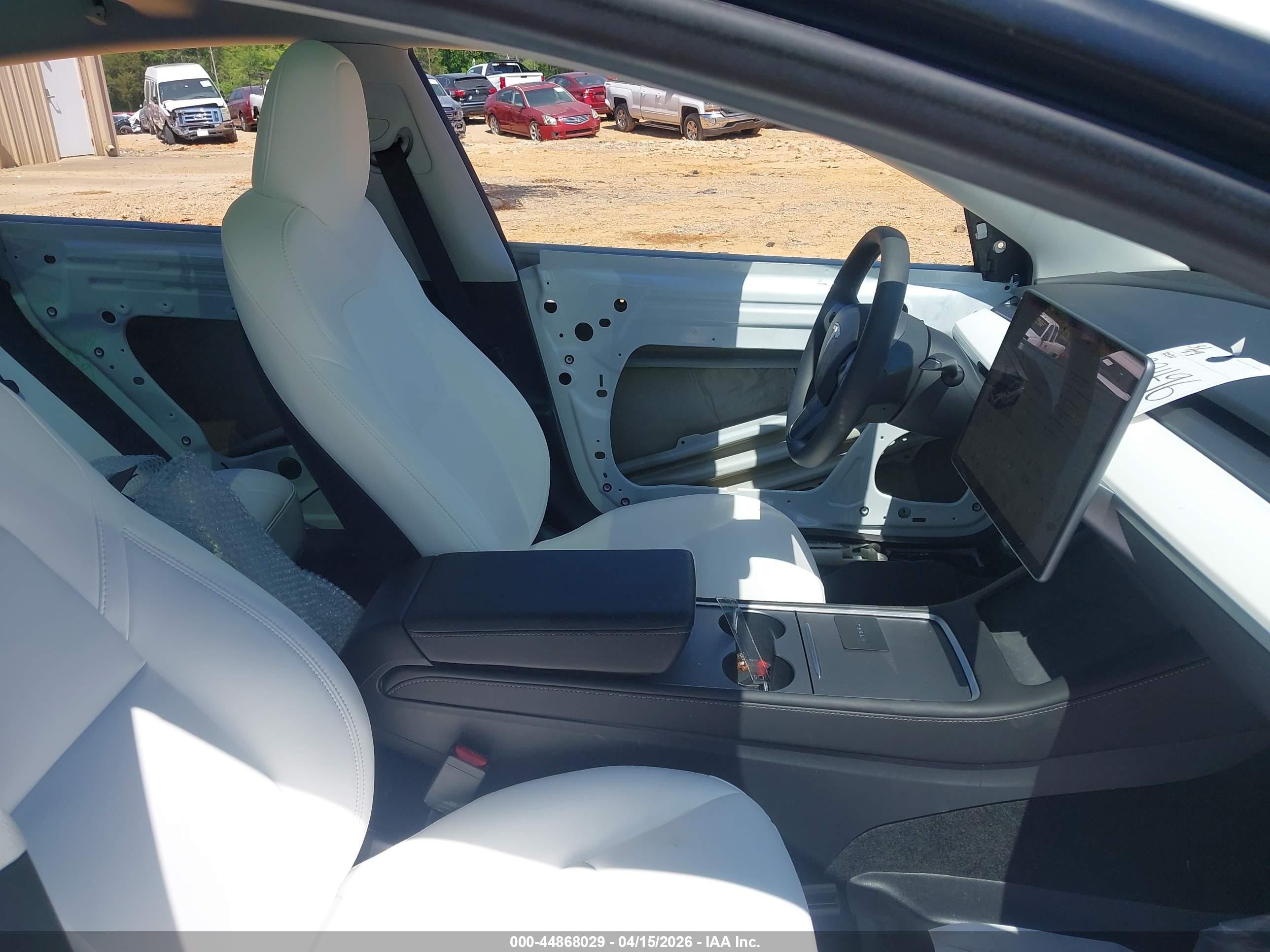 2023 Tesla Model 3 Long Range Dual Motor All-wheel Drive White vin: 5YJ3E1EBXPF704667