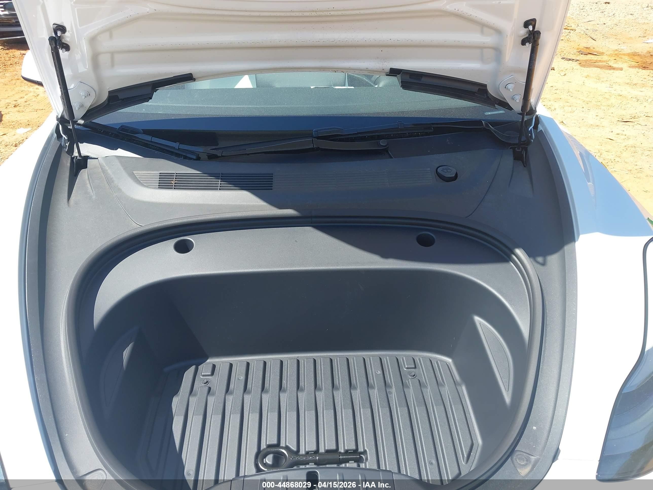 2023 Tesla Model 3 Long Range Dual Motor All-wheel Drive White vin: 5YJ3E1EBXPF704667