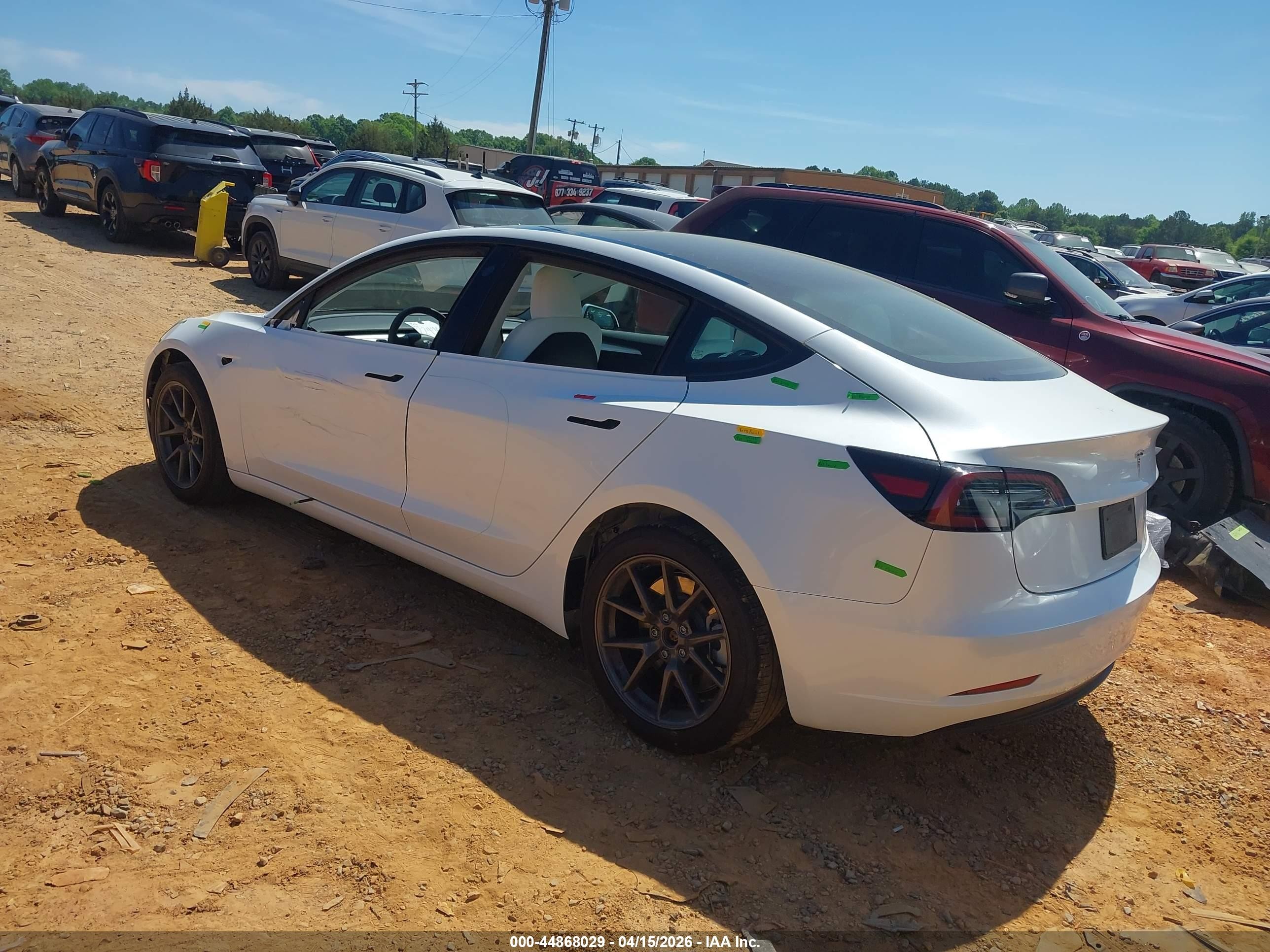 2023 Tesla Model 3 Long Range Dual Motor All-wheel Drive White vin: 5YJ3E1EBXPF704667