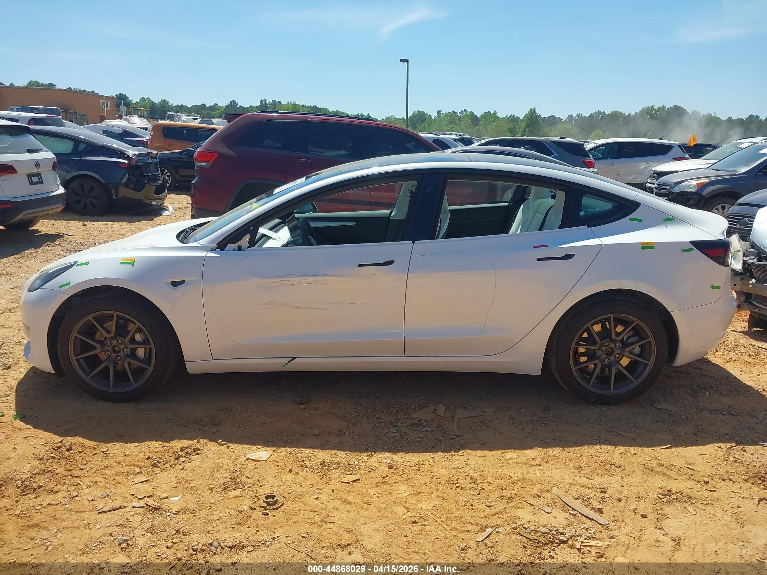 2023 Tesla Model 3 Long Range Dual Motor All-wheel Drive White vin: 5YJ3E1EBXPF704667
