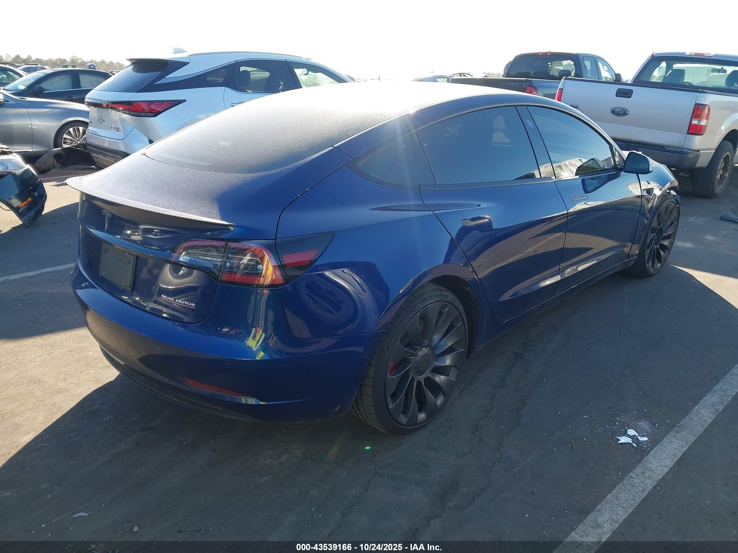 2022 Tesla Model 3 Performance Dual Motor All-wheel Drive Dark Blue vin: 5YJ3E1EC0NF269597