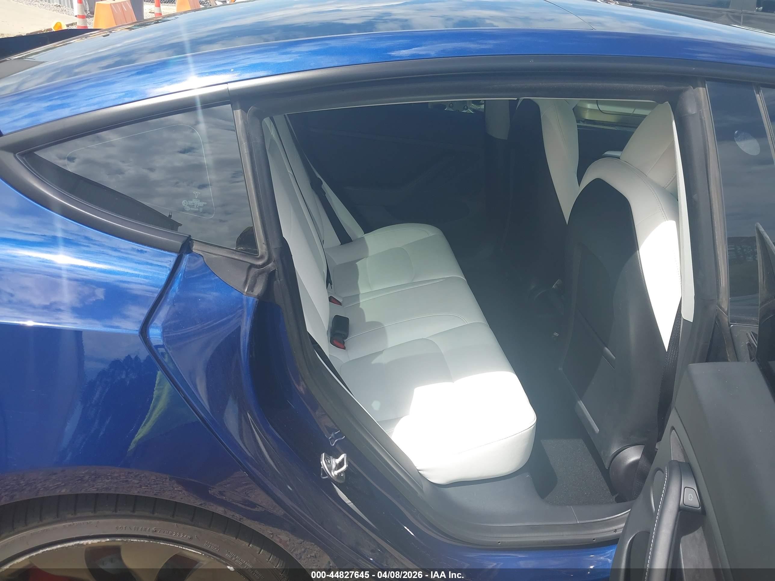 2022 Tesla Model 3 Performance Dual Motor All-wheel Drive Синий vin: 5YJ3E1EC2NF274350