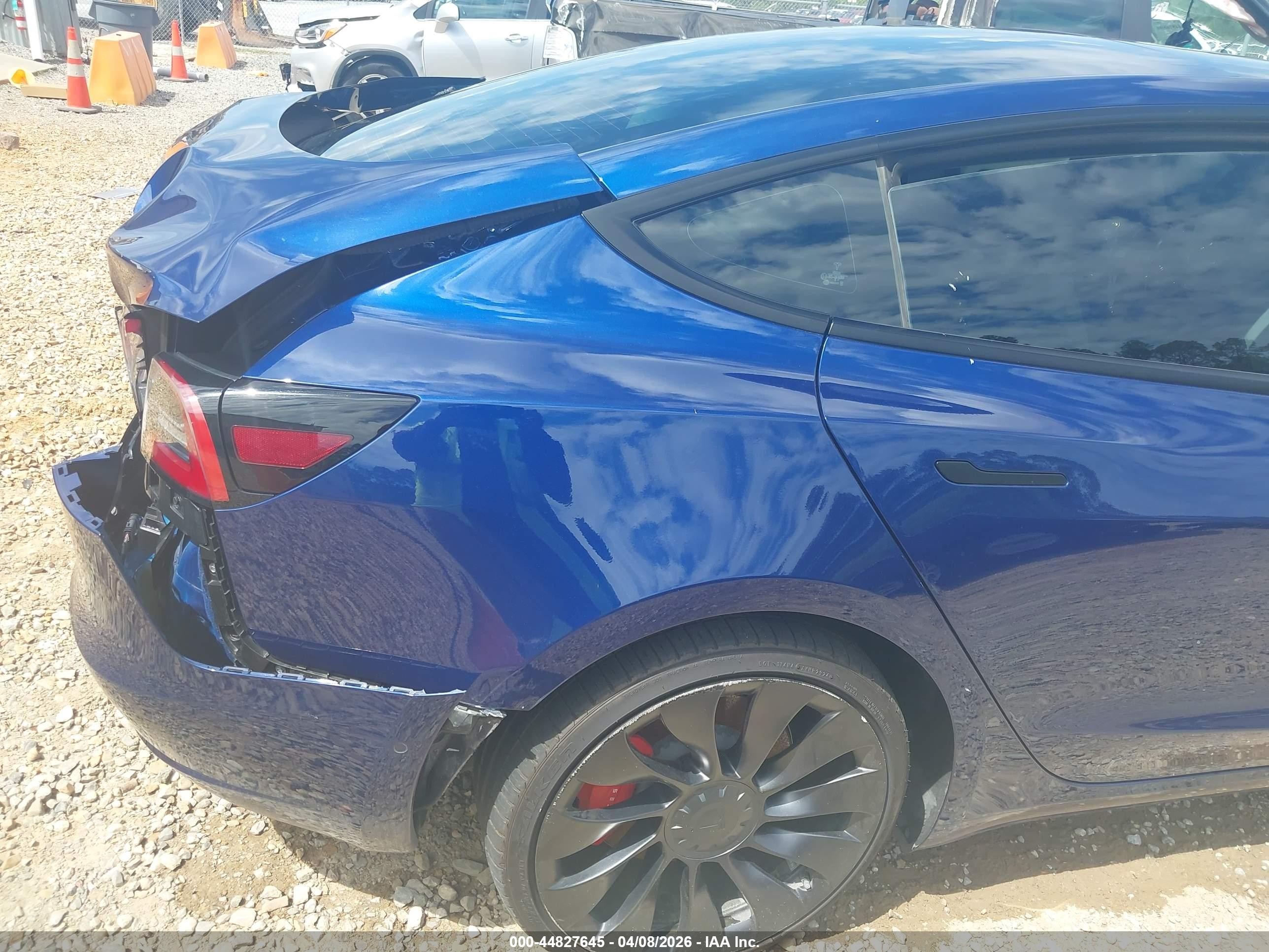 2022 Tesla Model 3 Performance Dual Motor All-wheel Drive Синий vin: 5YJ3E1EC2NF274350