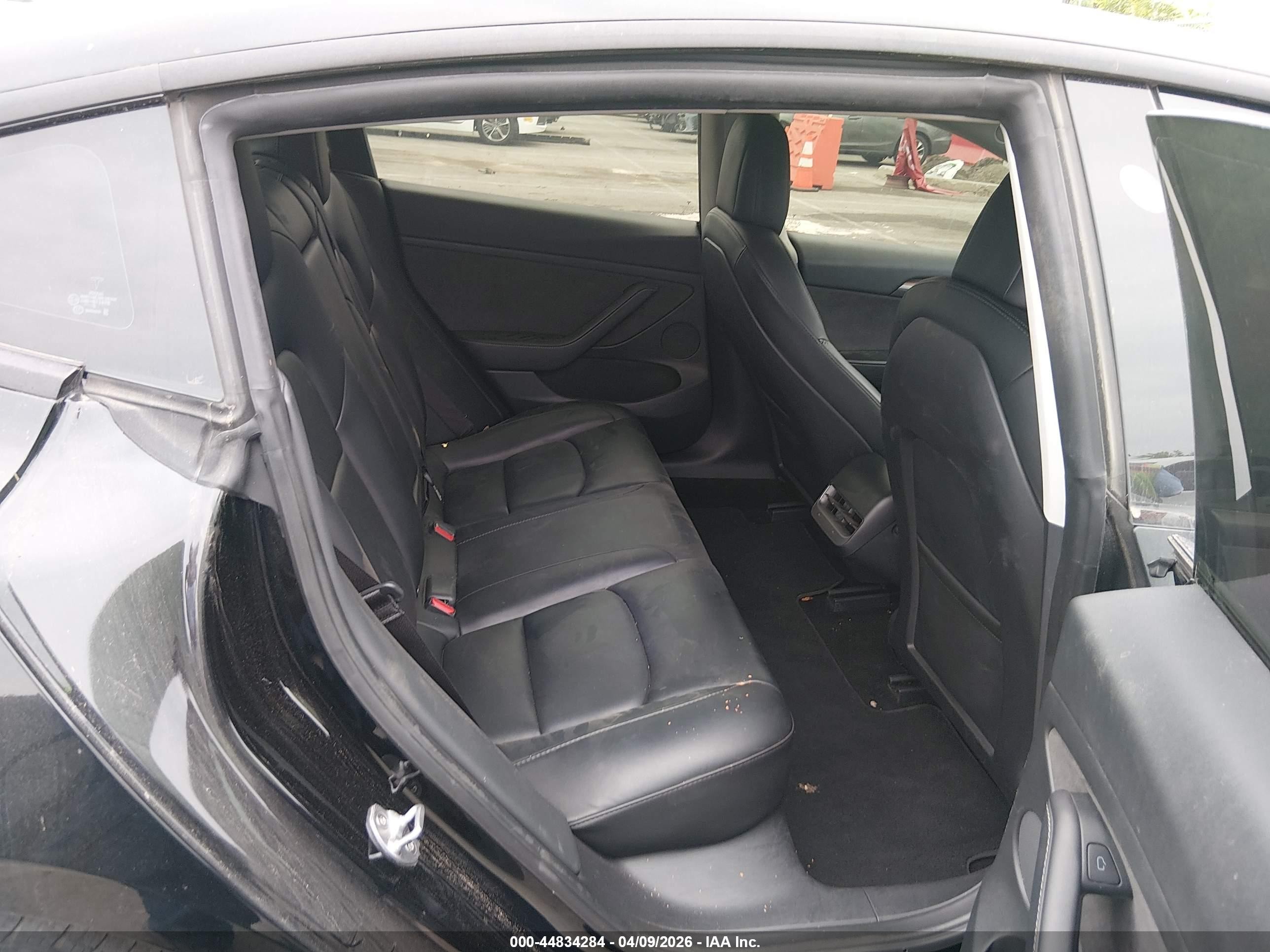 2022 Tesla Model 3 Performance Dual Motor All-wheel Drive Черный vin: 5YJ3E1EC5NF331155