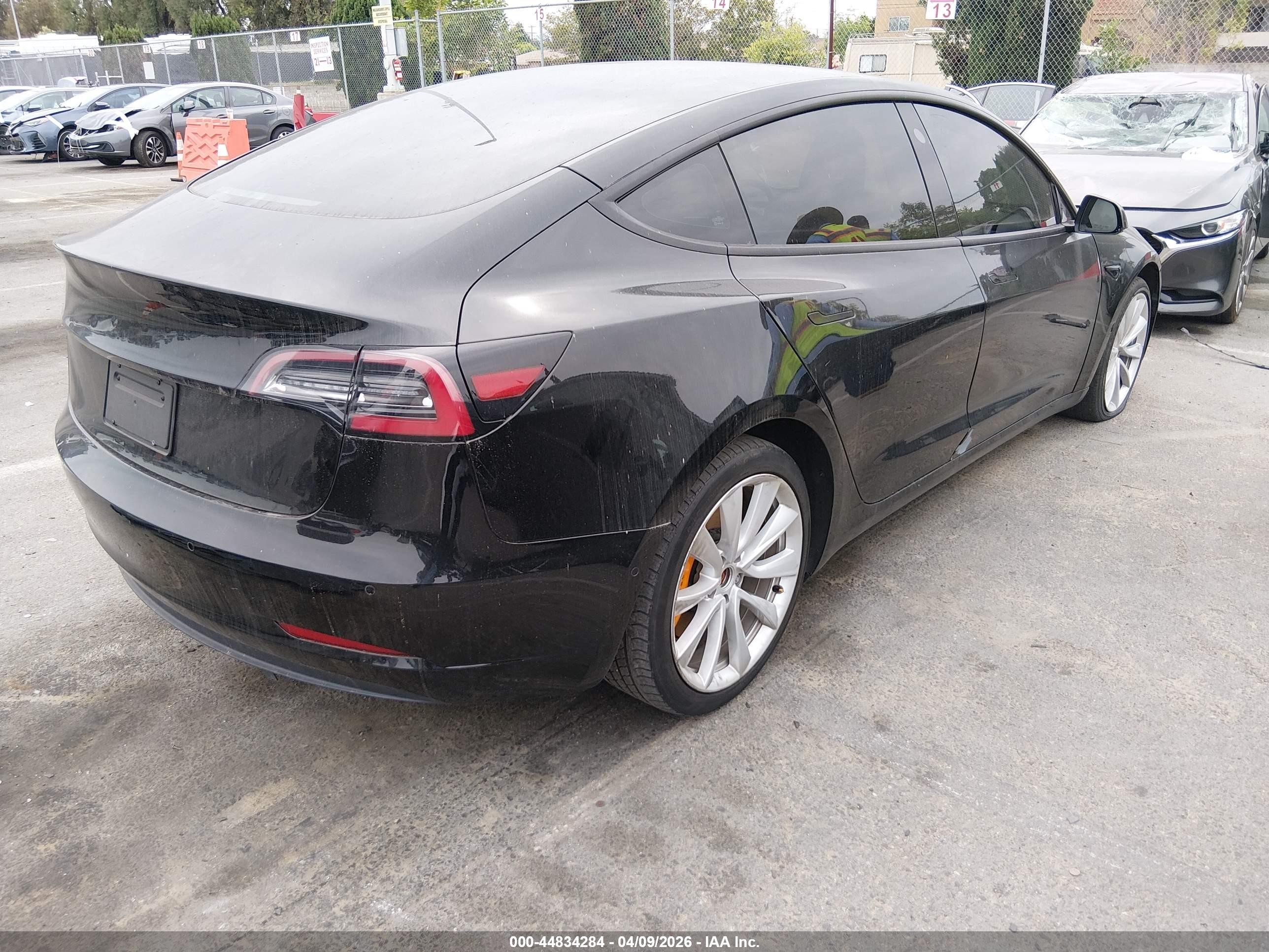 2022 Tesla Model 3 Performance Dual Motor All-wheel Drive Черный vin: 5YJ3E1EC5NF331155