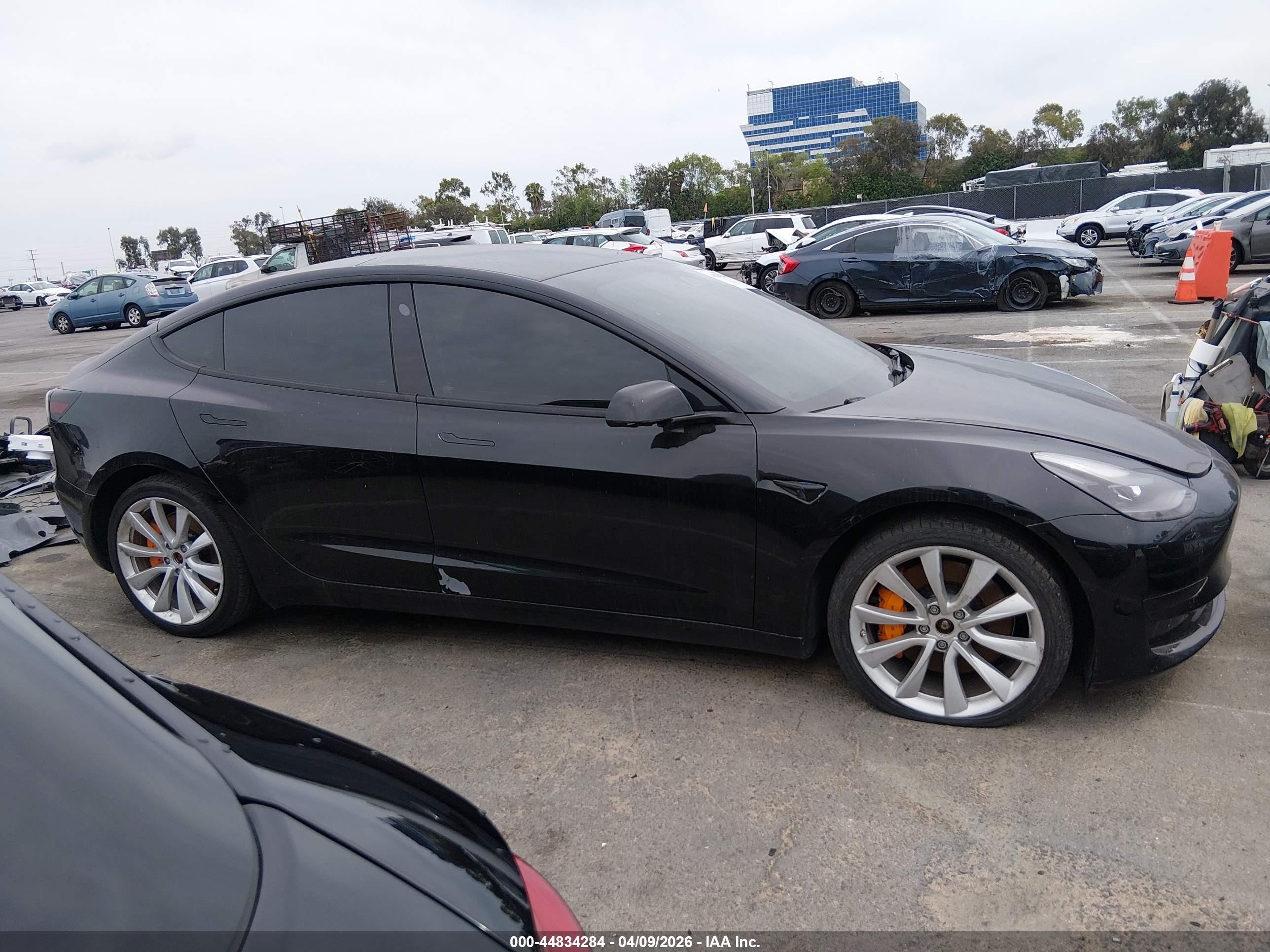2022 Tesla Model 3 Performance Dual Motor All-wheel Drive Черный vin: 5YJ3E1EC5NF331155