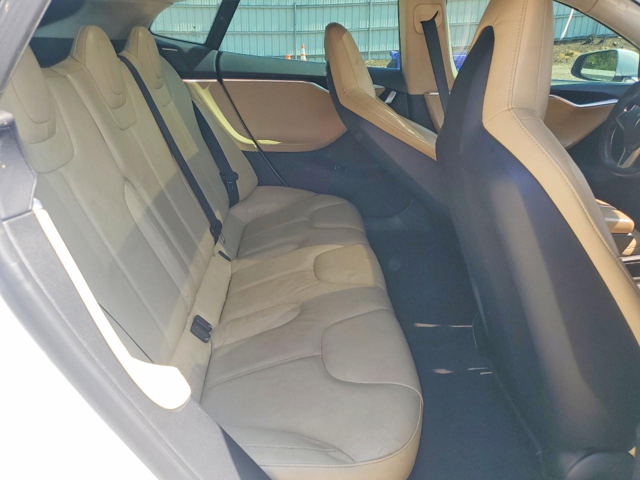 2013 Tesla Model S White vin: 5YJSA1AC0DFP10947