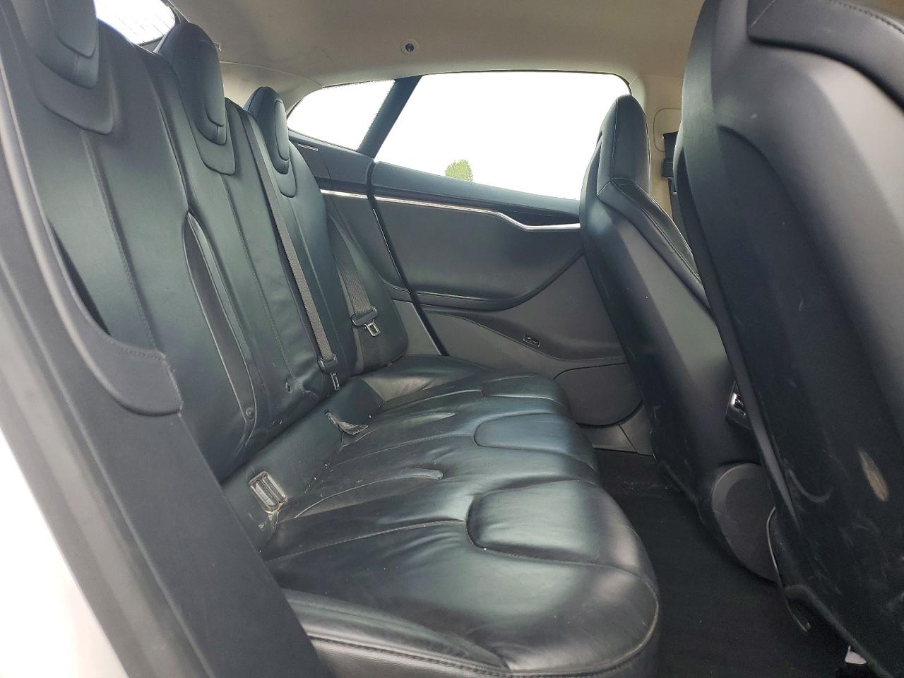 2013 Tesla Model S Silver vin: 5YJSA1AC7DFP10170