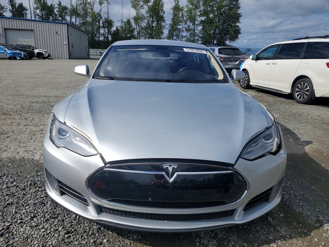 2013 Tesla Model S Silver vin: 5YJSA1AC7DFP10170