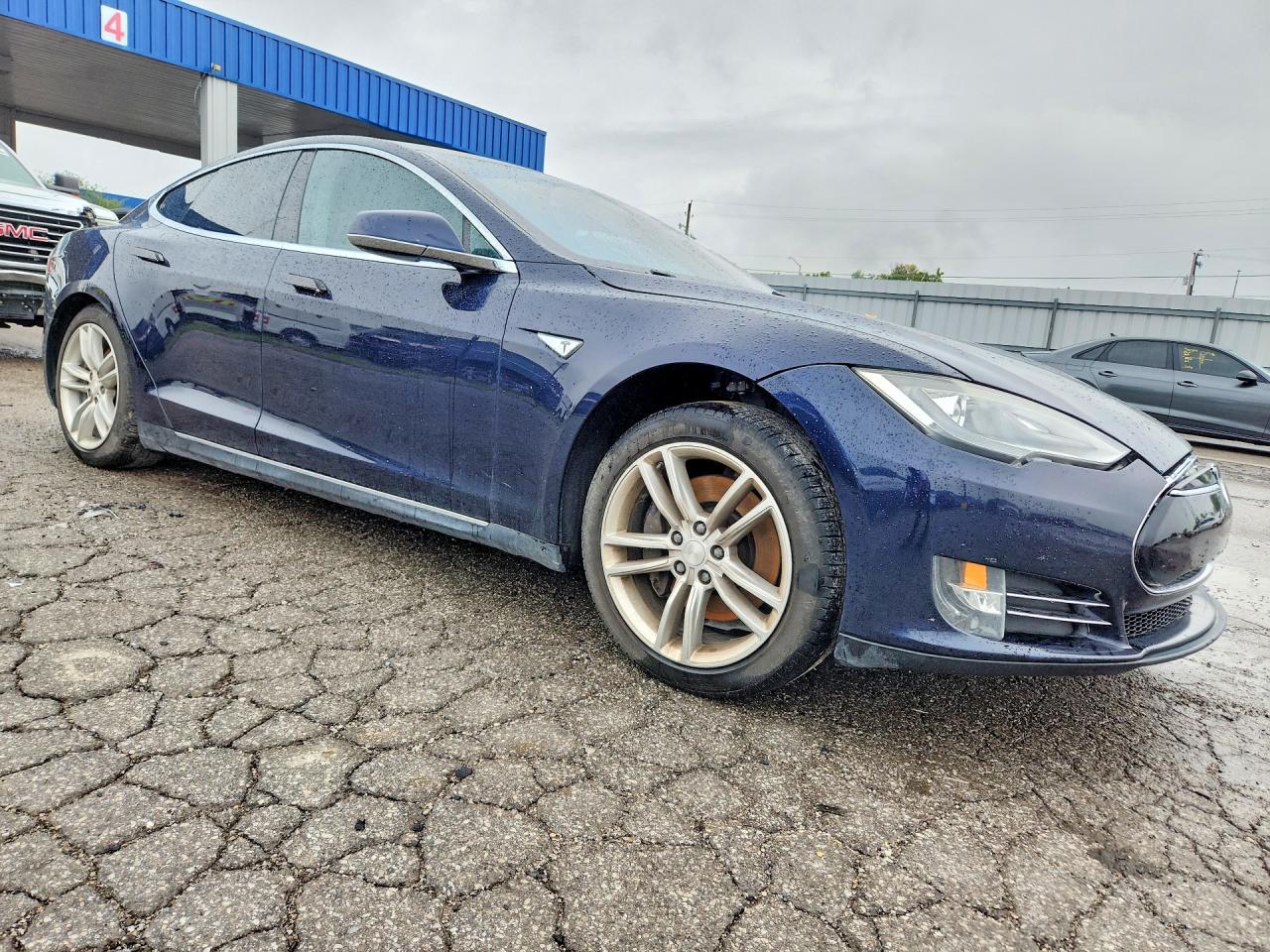 2013 Tesla Model S Blue vin: 5YJSA1AG4DFP08699