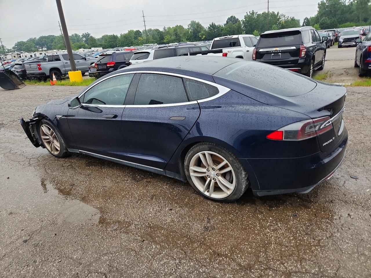 2013 Tesla Model S Blue vin: 5YJSA1AG4DFP08699