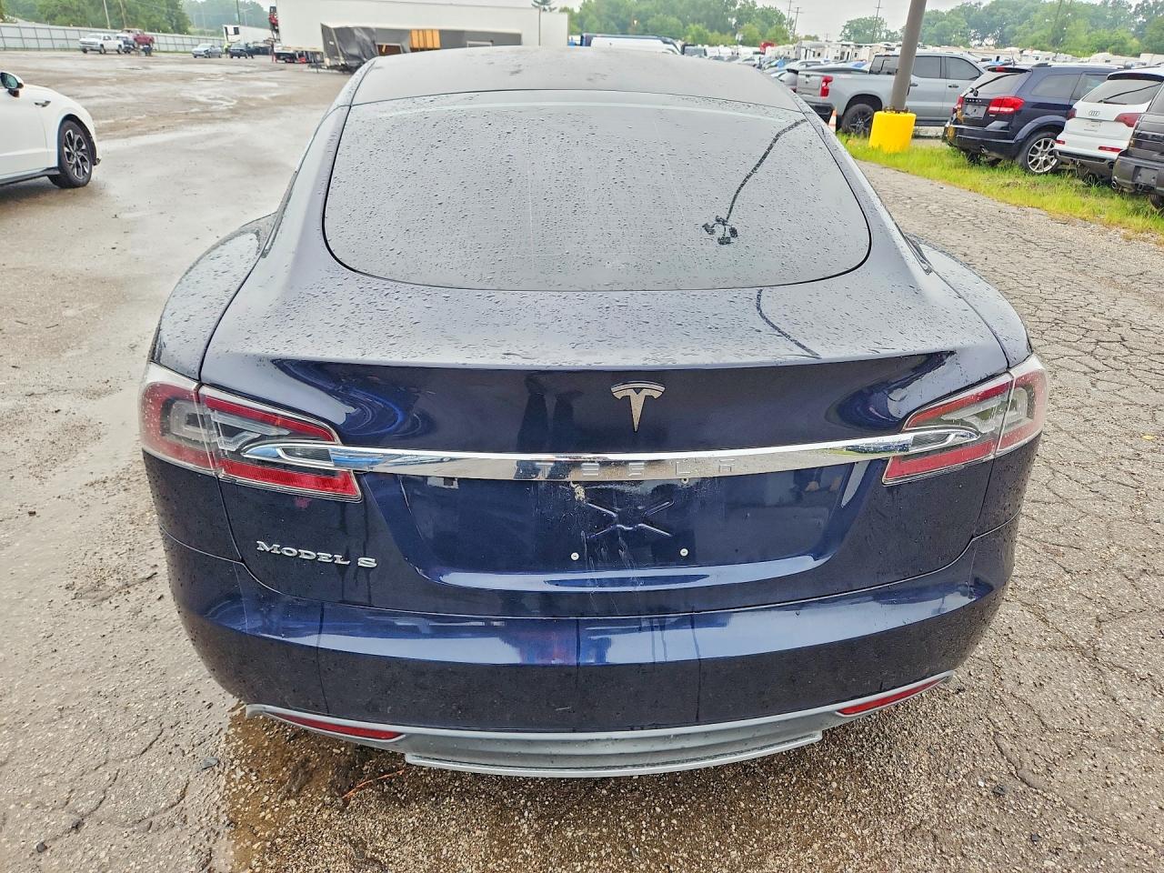 2013 Tesla Model S Blue vin: 5YJSA1AG4DFP08699