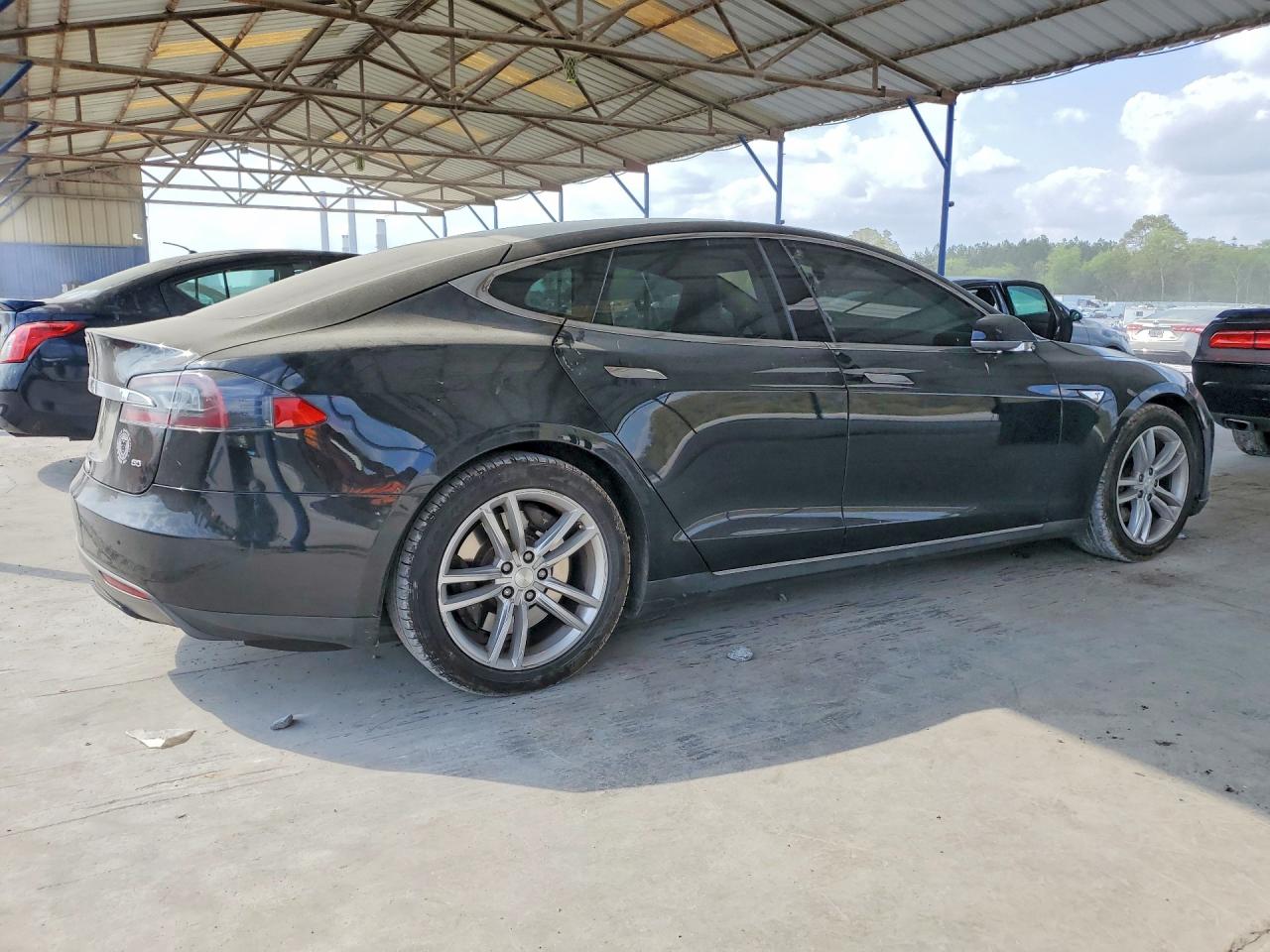 2013 Tesla Model S Black vin: 5YJSA1AG8DFP07619