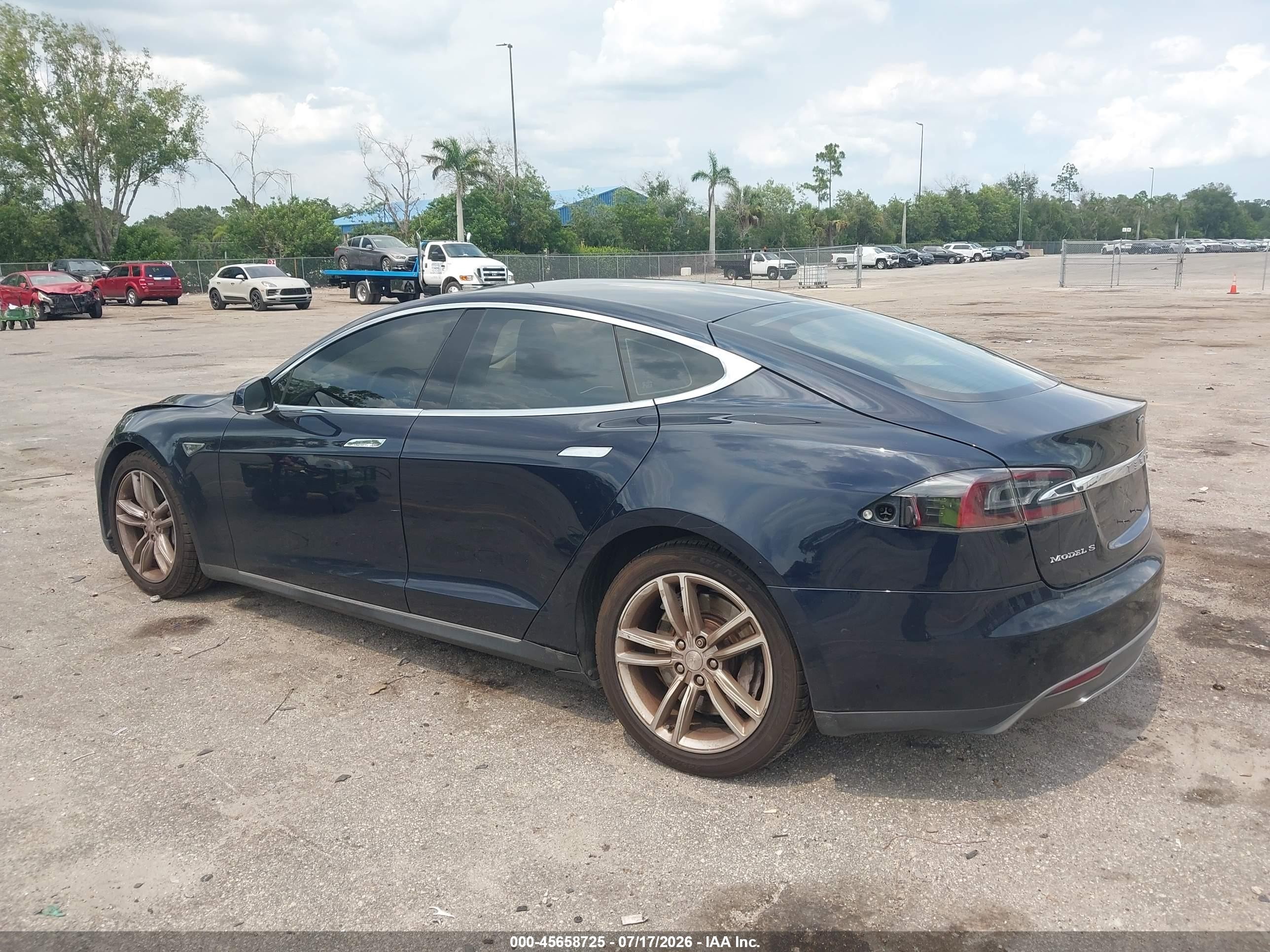 2013 Tesla Model S Navy vin: 5YJSA1AG8DFP11654