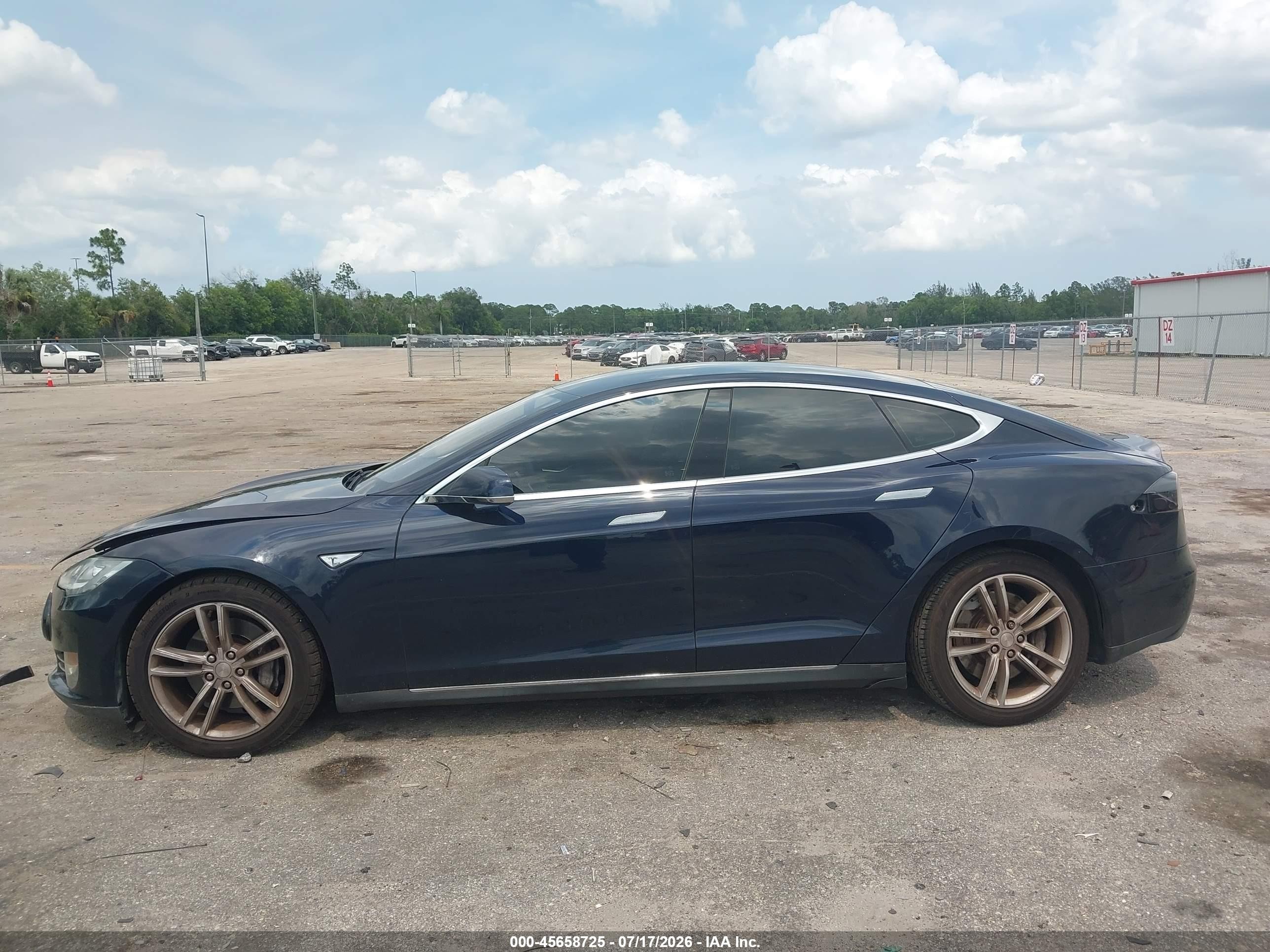 2013 Tesla Model S Navy vin: 5YJSA1AG8DFP11654