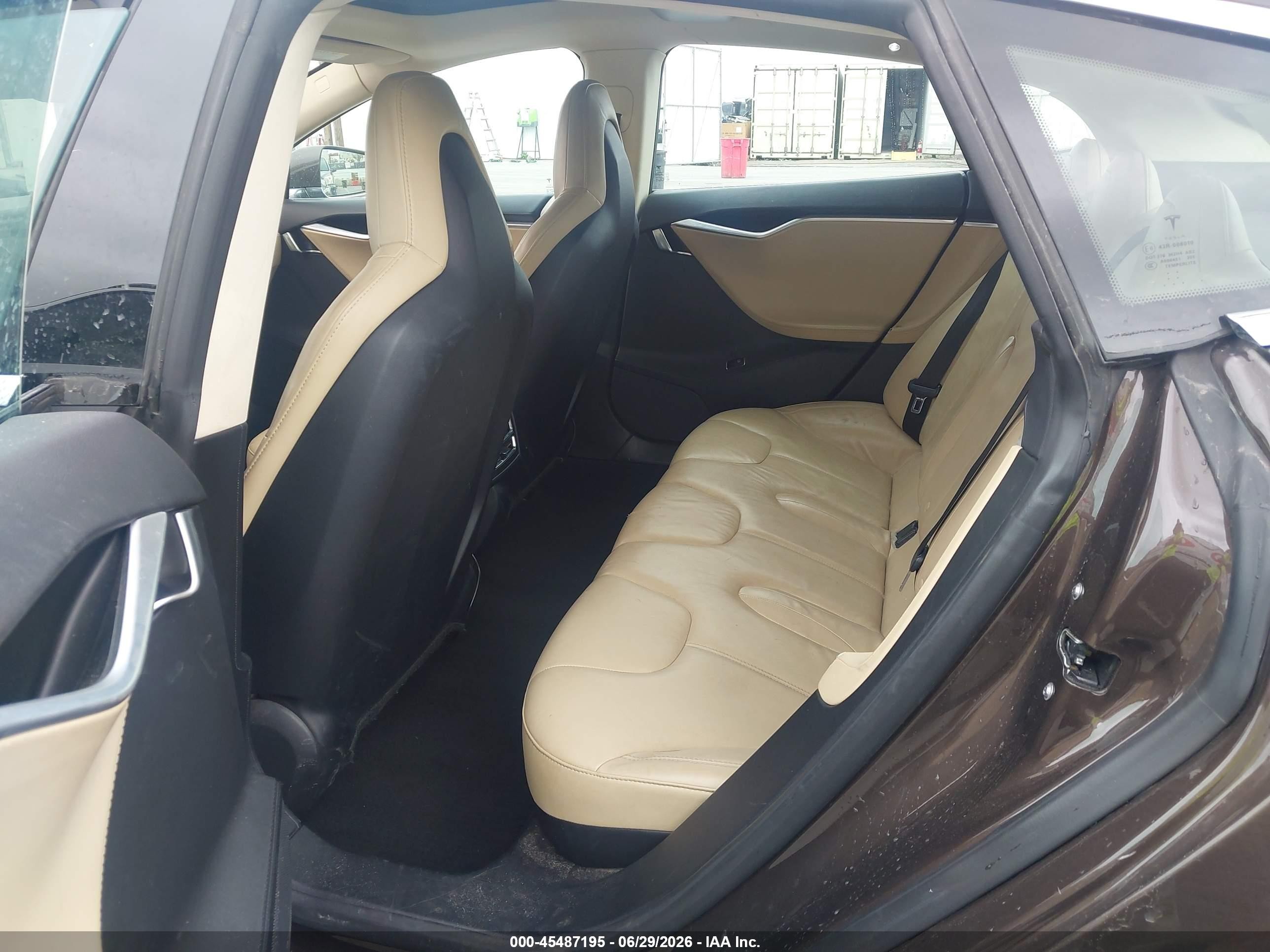 2013 Tesla Model S   Brown vin: 5YJSA1BC8DFP10483