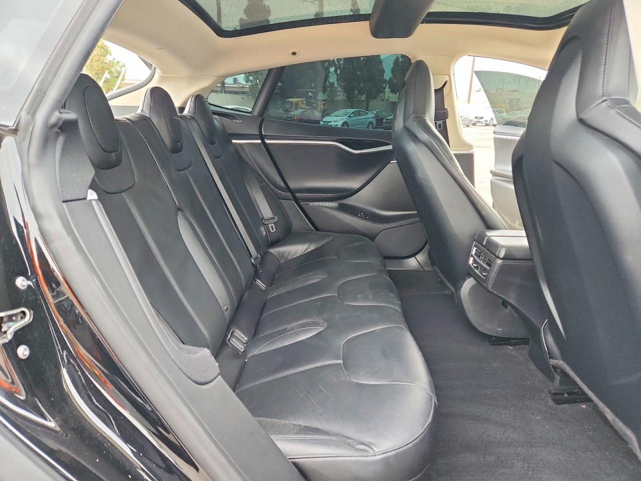2013 Tesla Model S Black vin: 5YJSA1CG1DFP19589