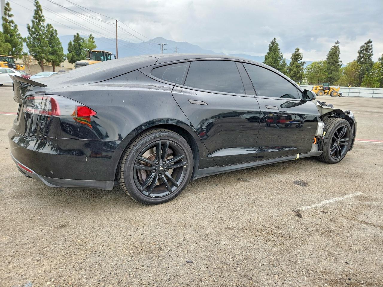 2013 Tesla Model S Black vin: 5YJSA1CG1DFP19589