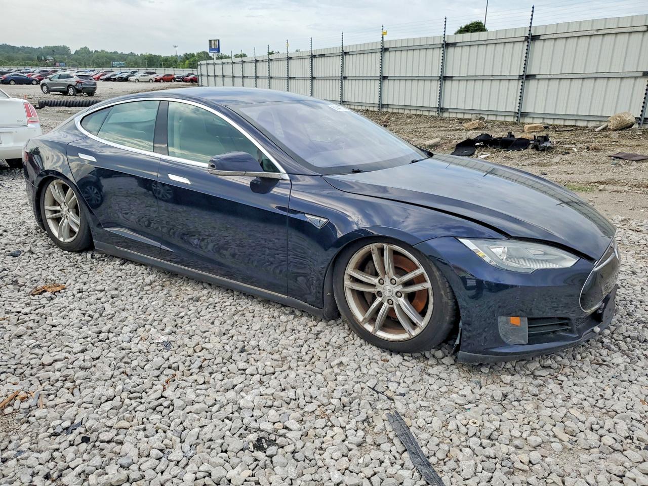 2013 Tesla Model S Синий vin: 5YJSA1CG2DFP03773