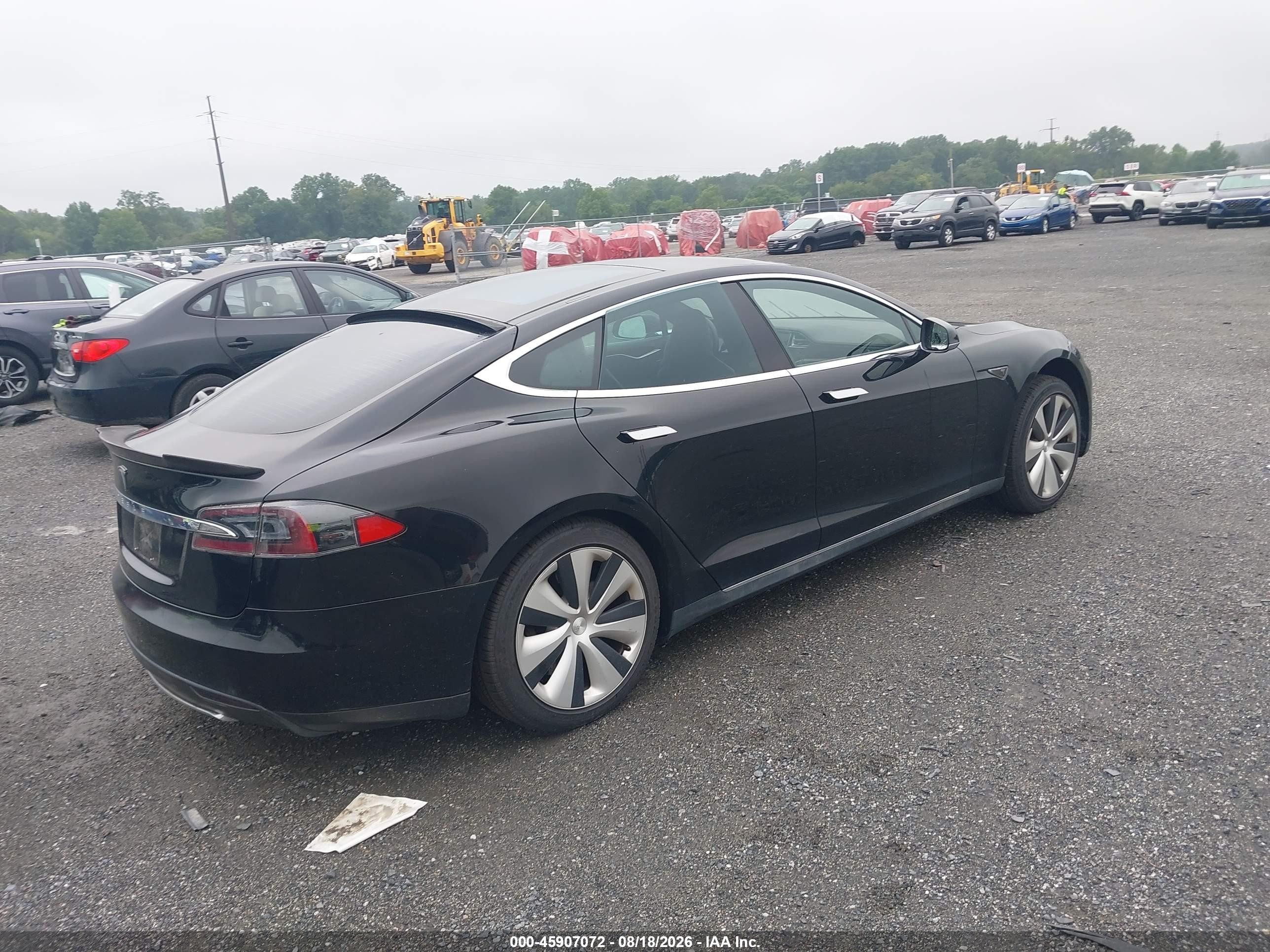 2013 Tesla Model S   Black vin: 5YJSA1CG2DFP14630